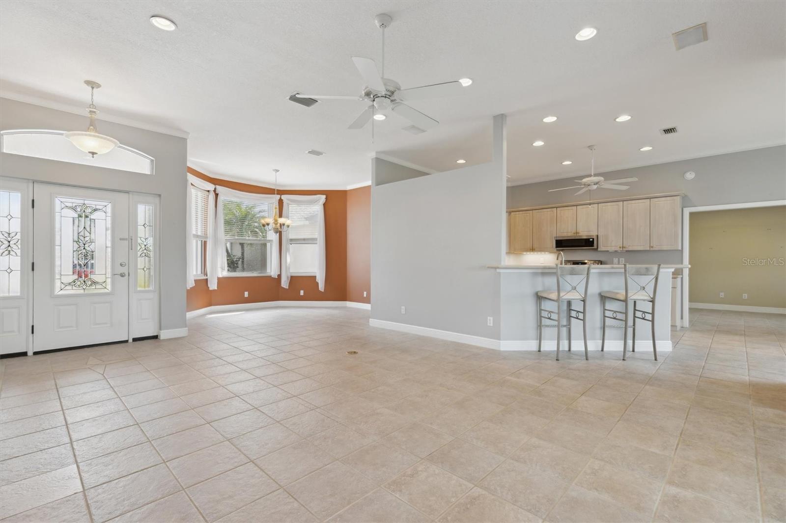 2270 BRIGHTWOOD CIR photo 3