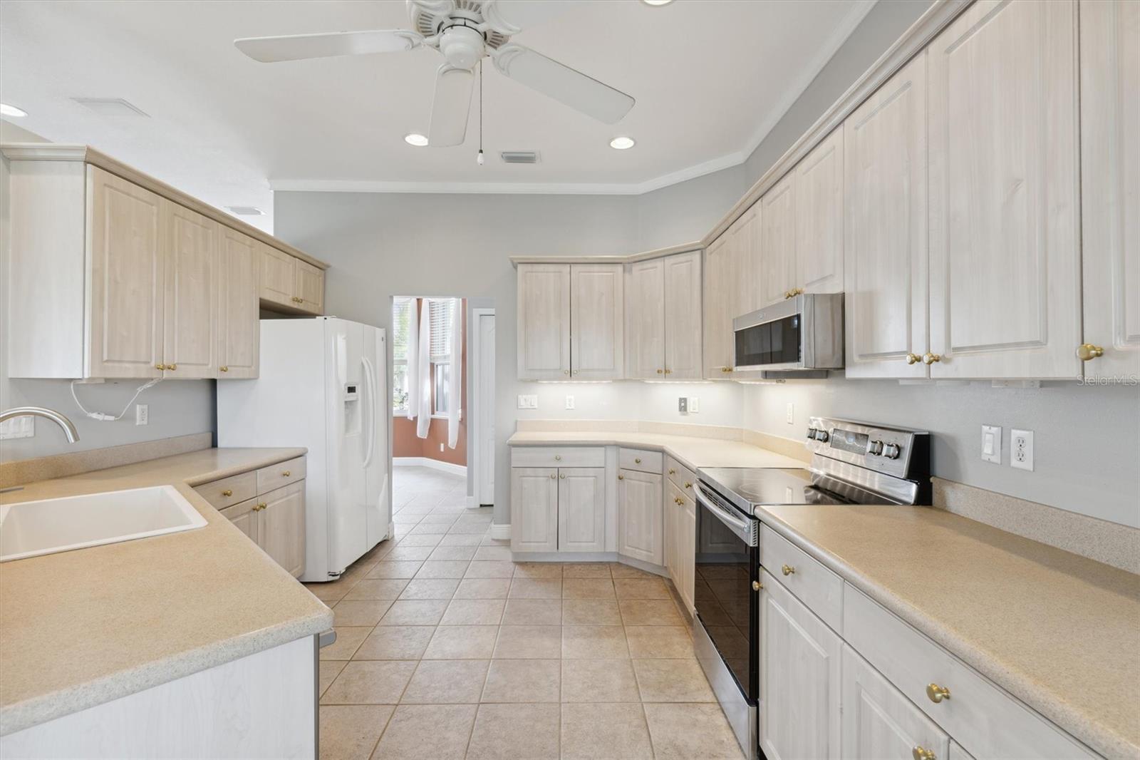 2270 BRIGHTWOOD CIR photo 4