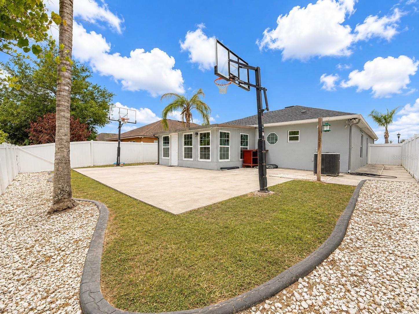 2221 PARIA LN photo 3