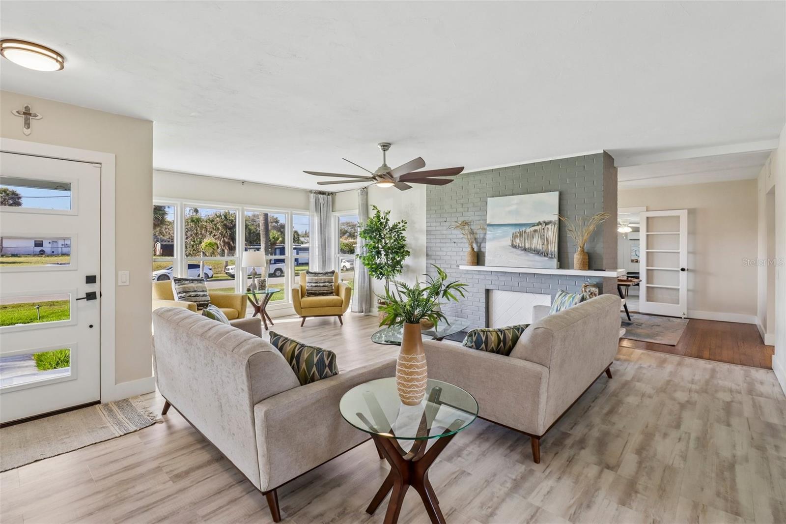 133 PARK AVE photo 4