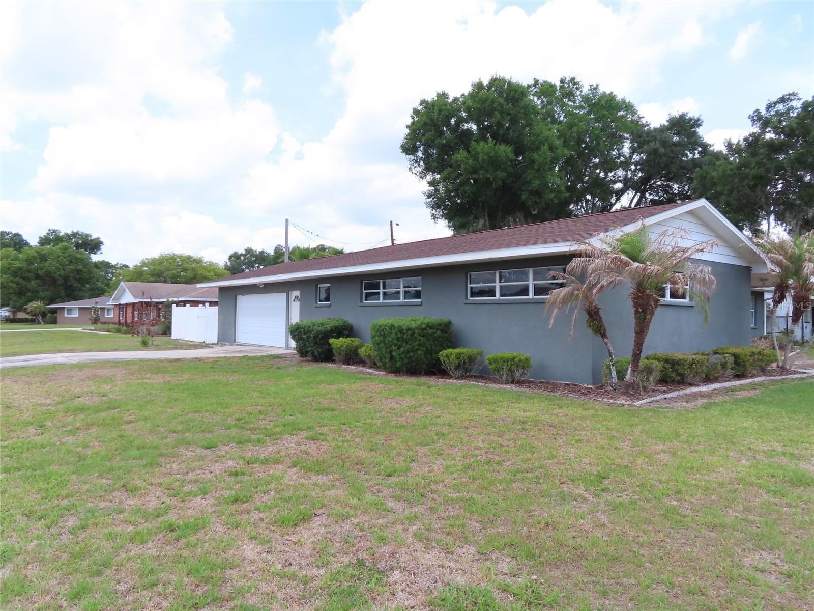 5702 JACARANDA AVE photo 2