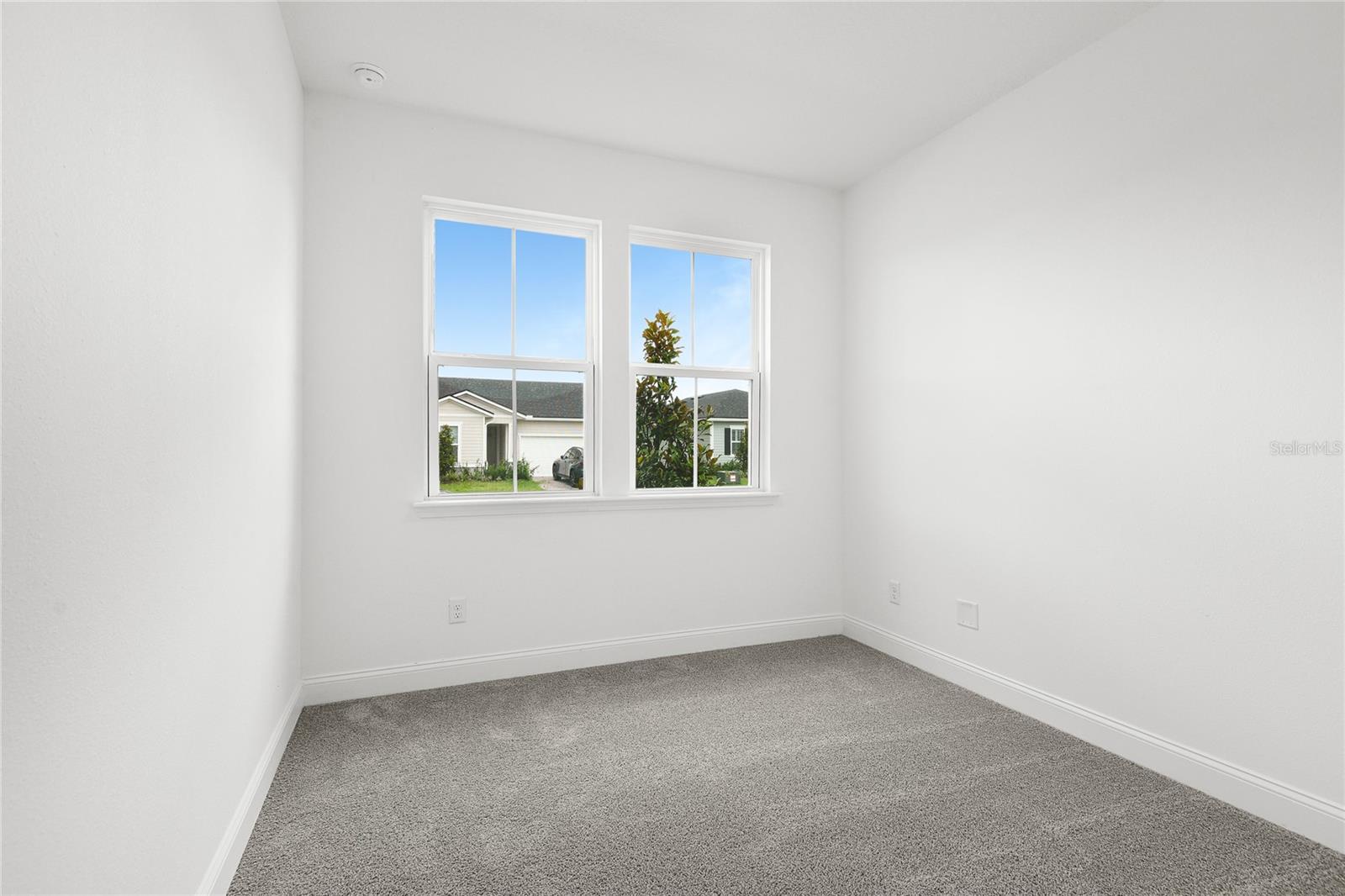 204 ENCLAVE AVE photo 3