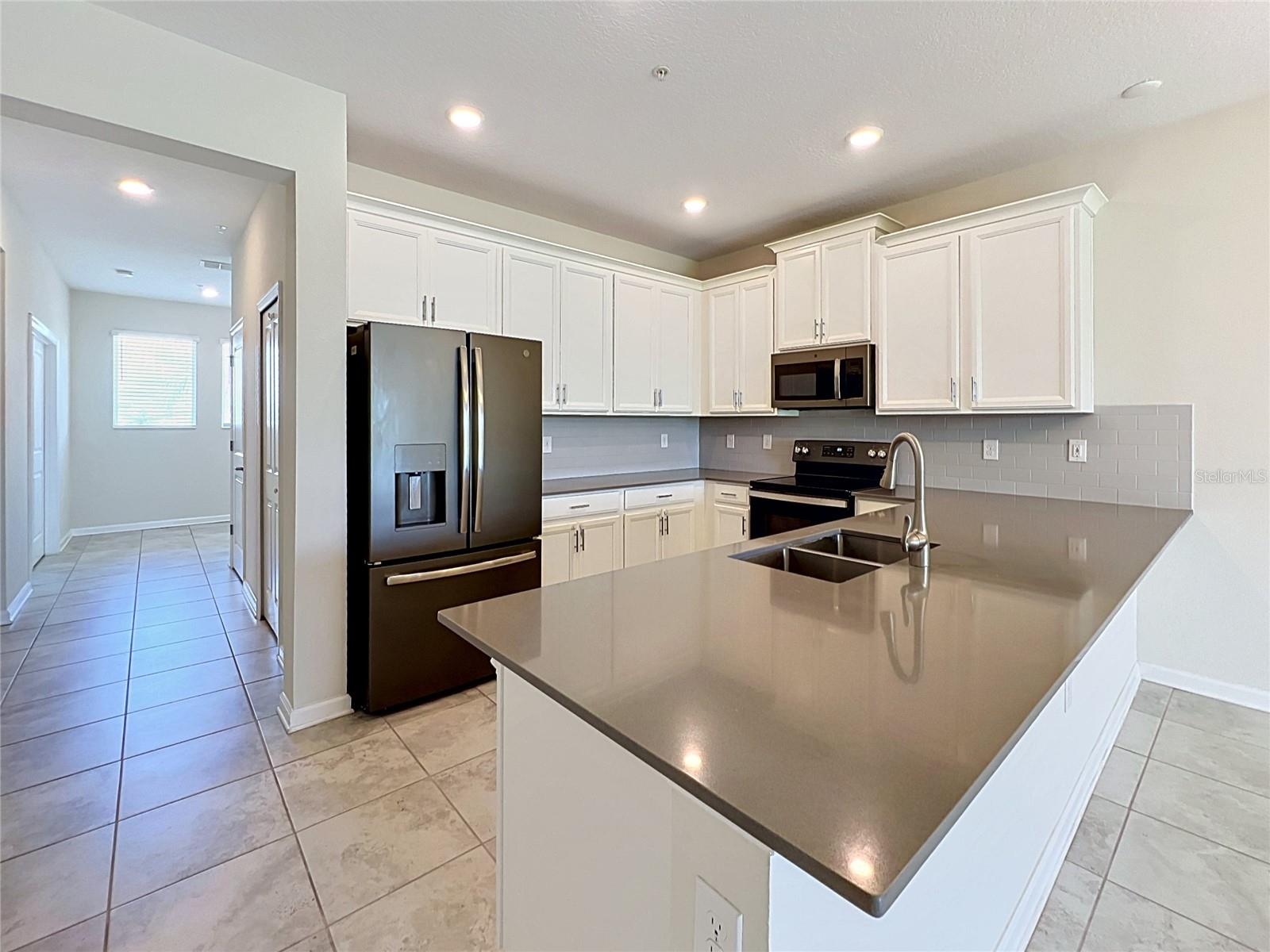 767 OCEAN COURSE AVE #704 photo 5