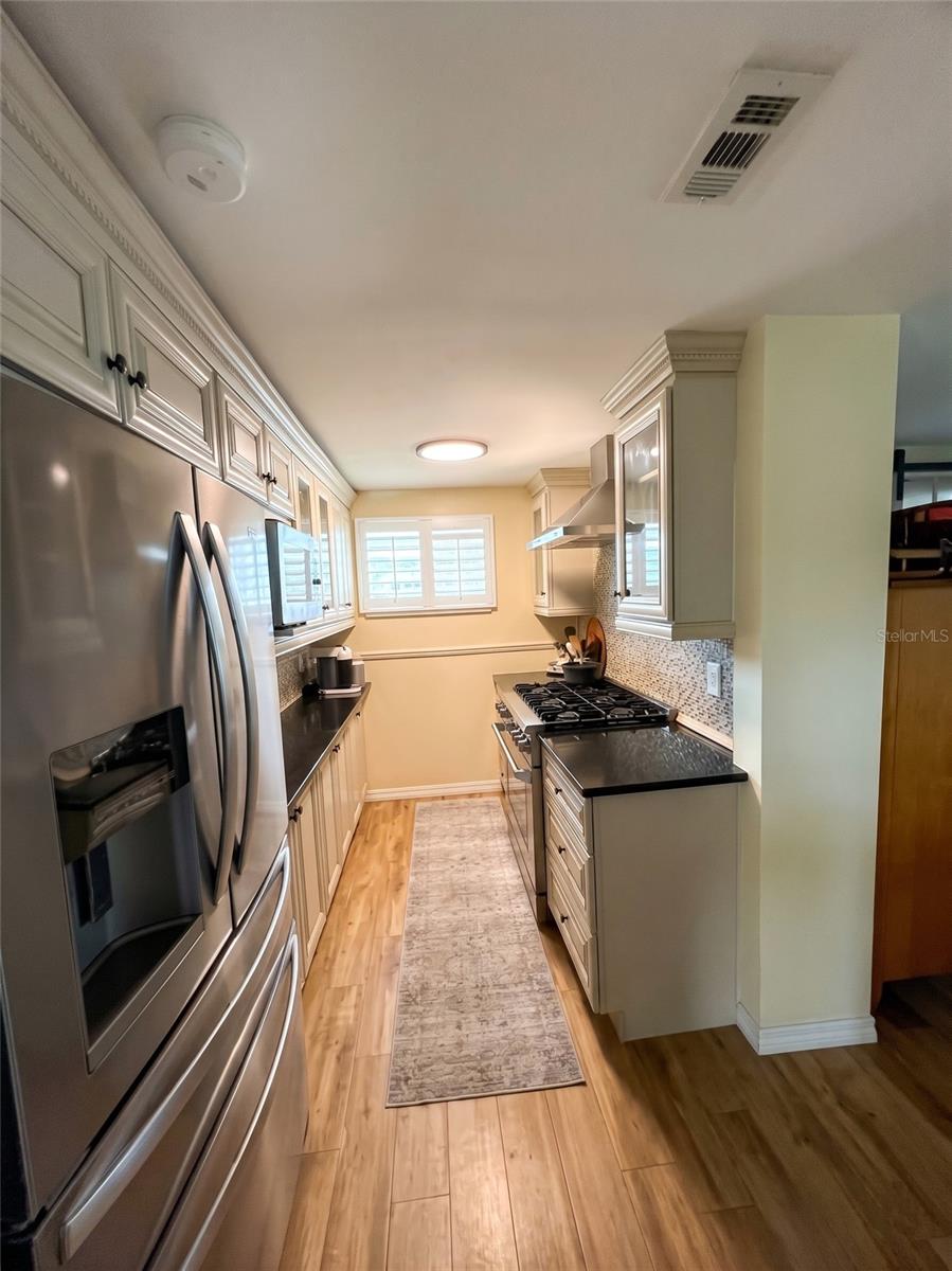 2475 TRADE WINDS DR photo 3