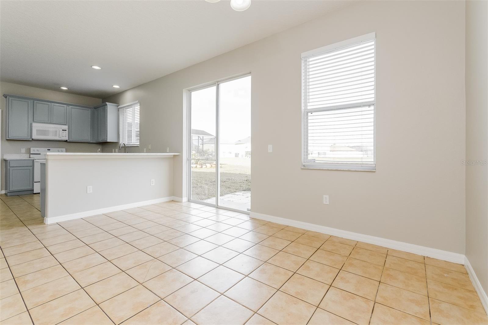 513 BERRY JAMES CT photo 4