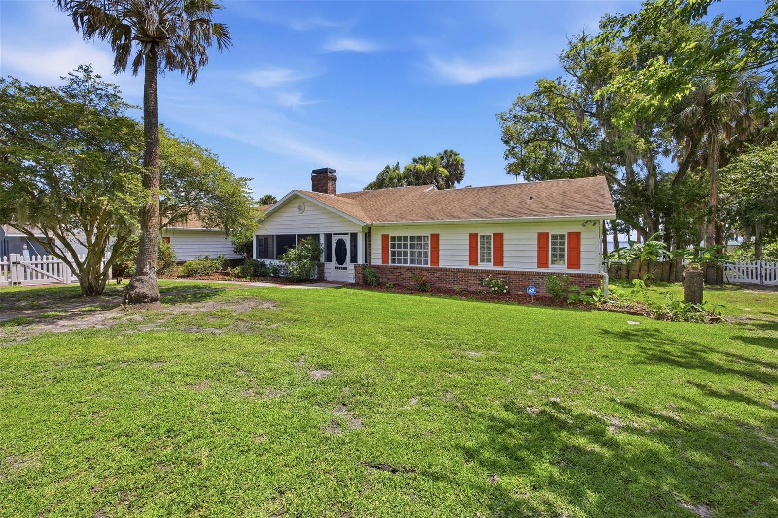 1100 N PALMETTO ST photo 2