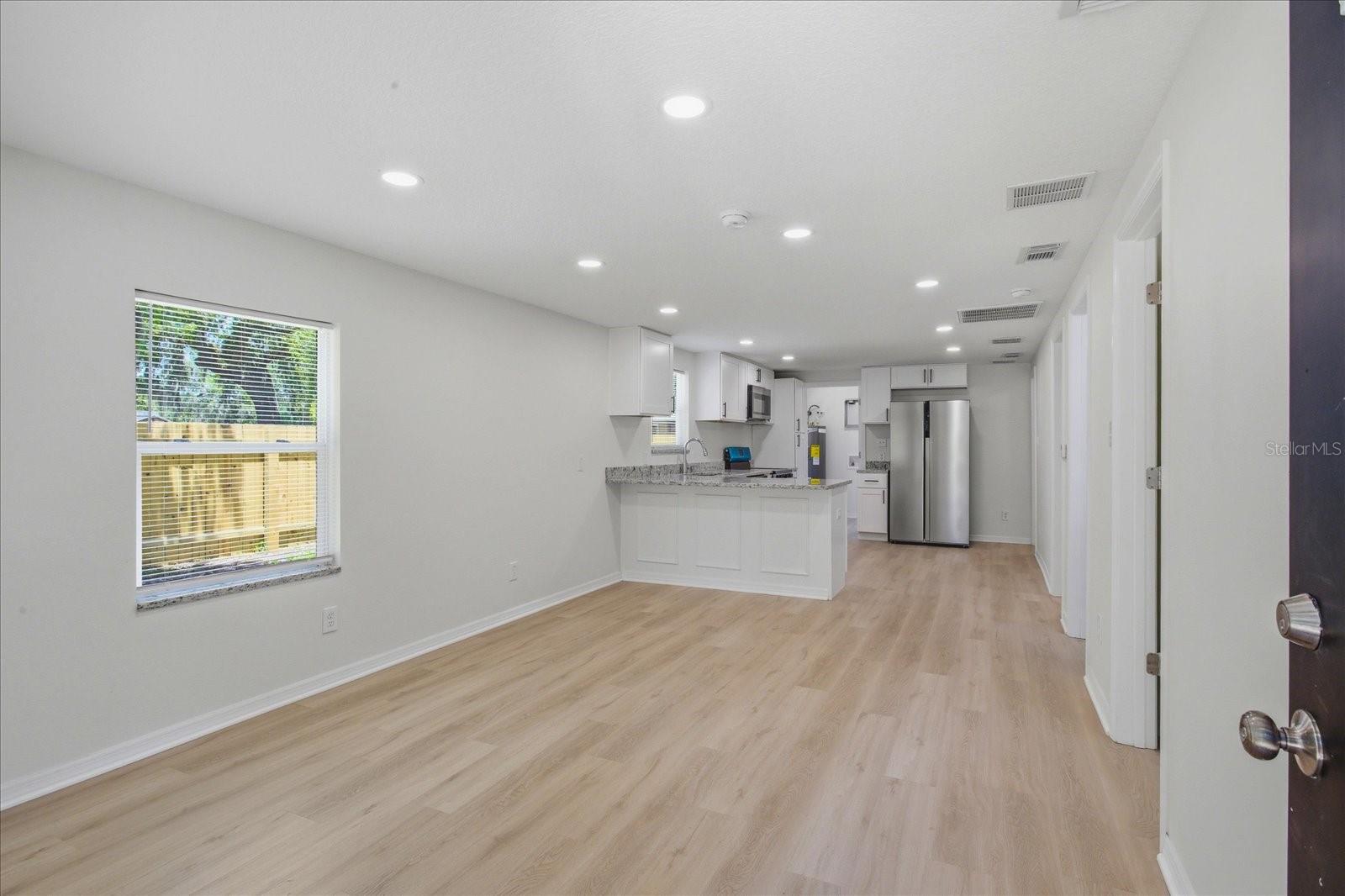 816 WOODLAND AVE photo 4