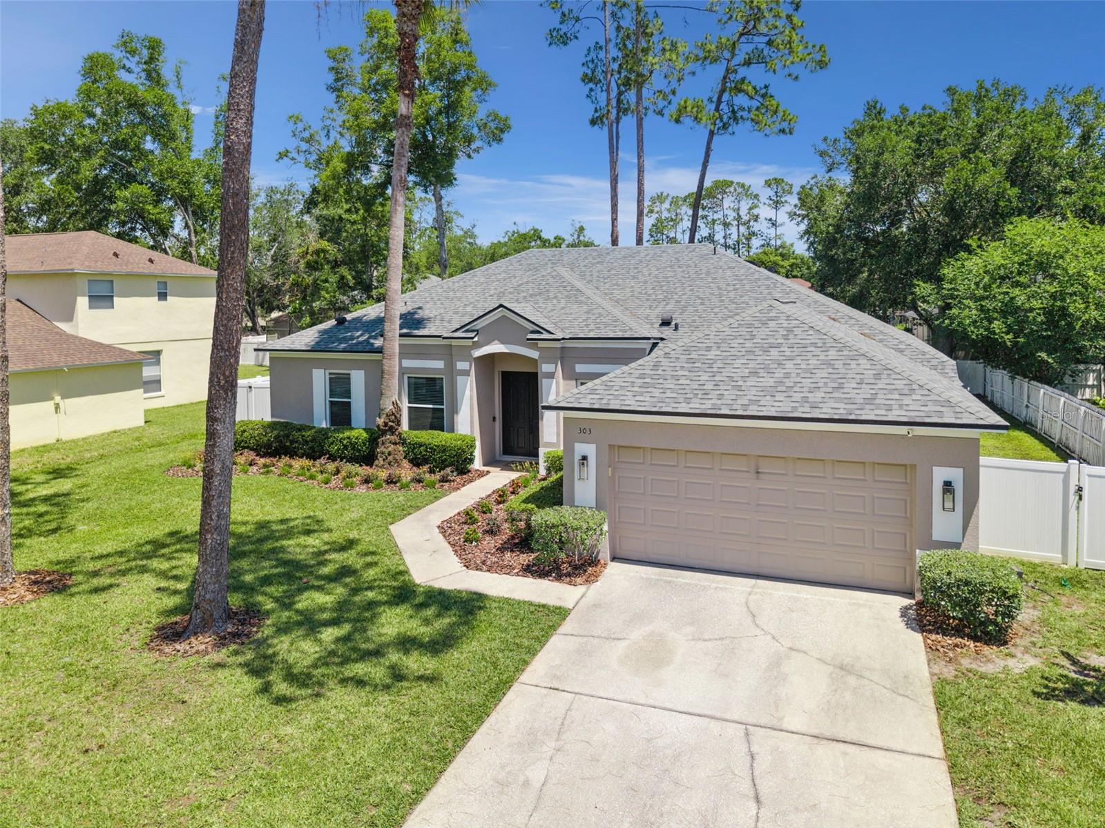303 PINESTRAW CIR photo 2