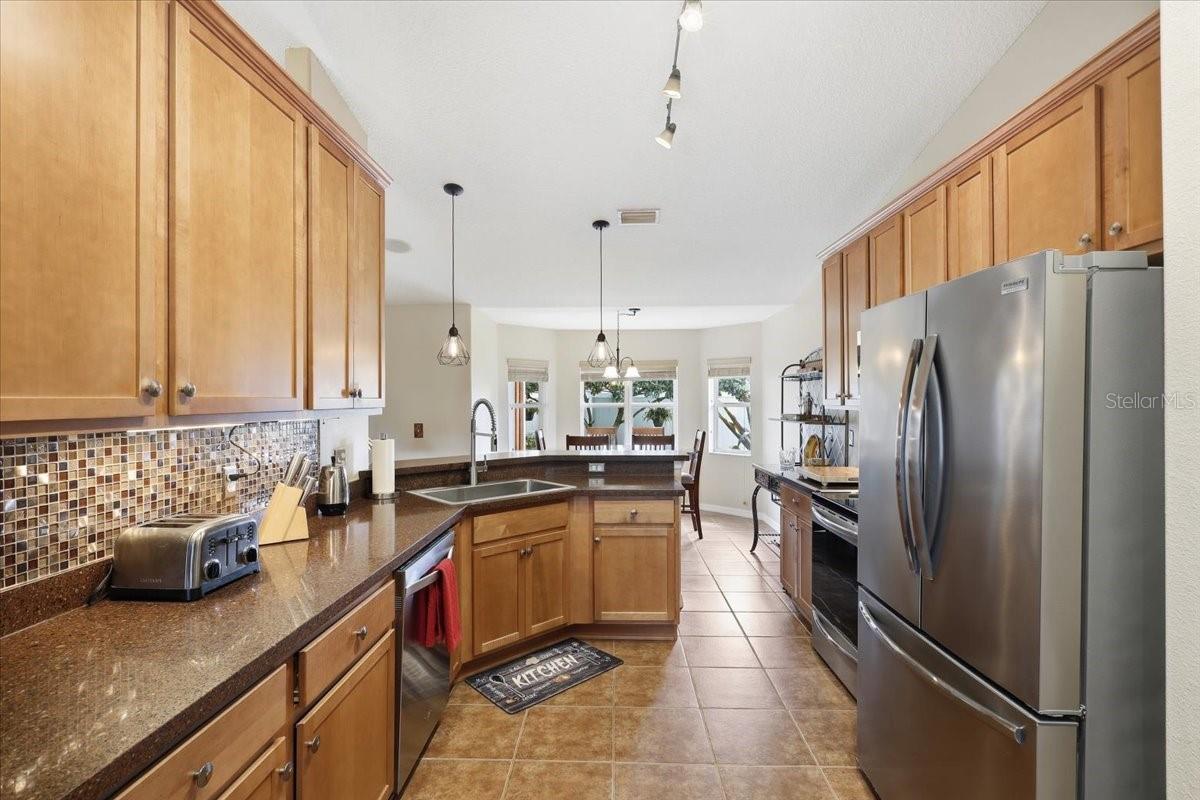 5 ZORLOU CT photo 4