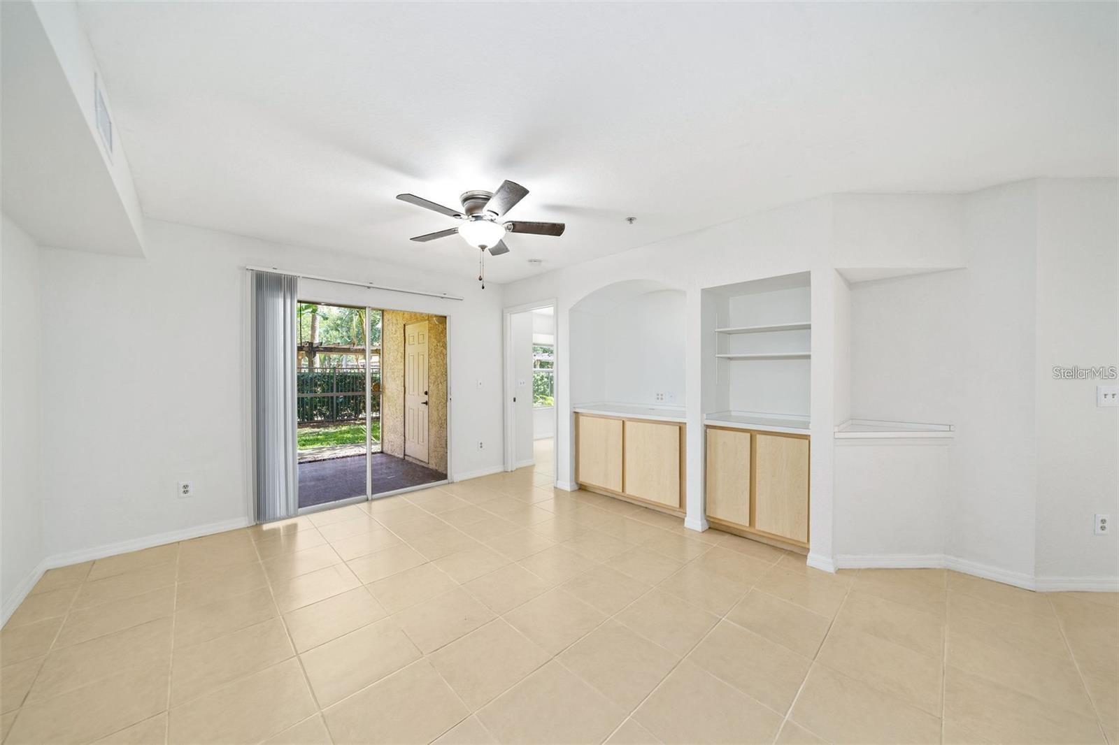 823 CAMARGO WAY #104 photo 5