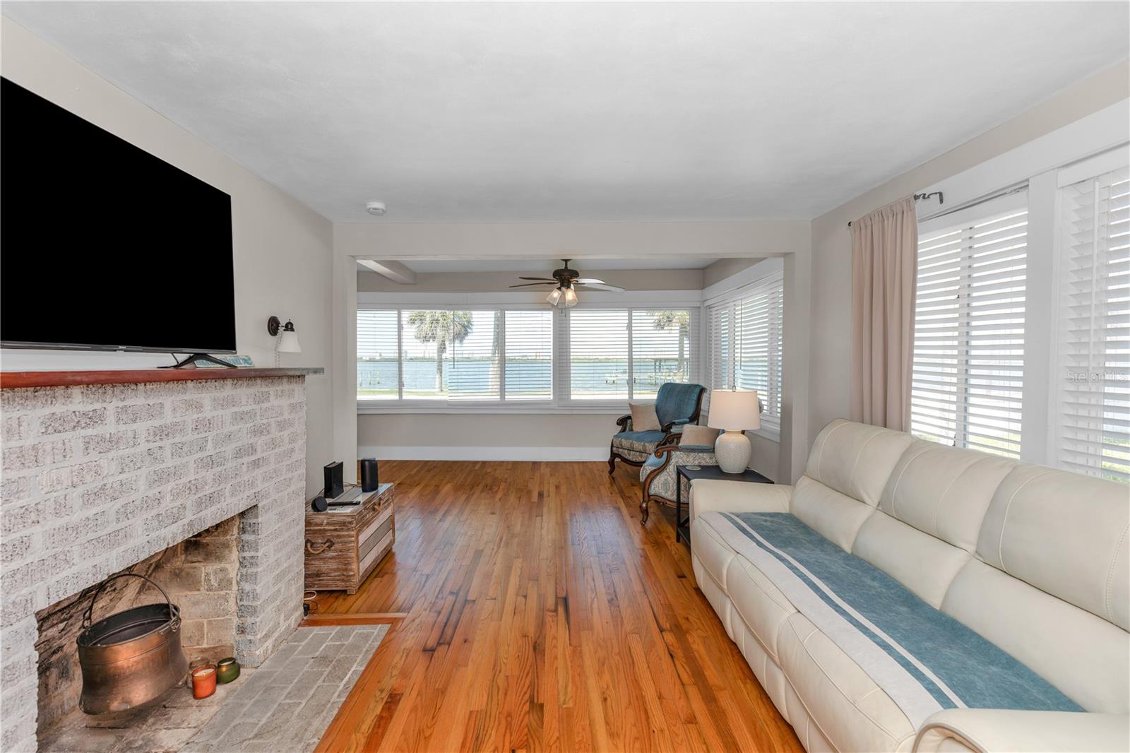 101 FLEMING AVE photo 3