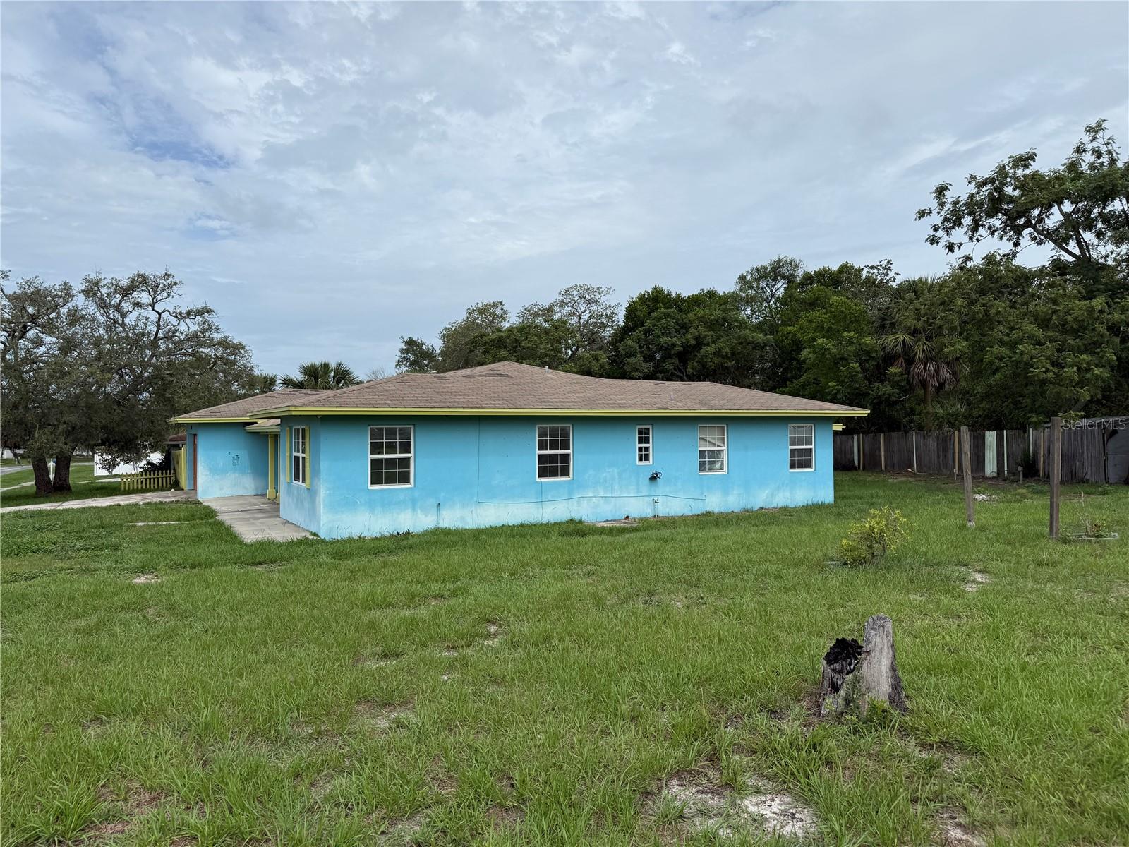 6093 ASHLAND DR photo 3