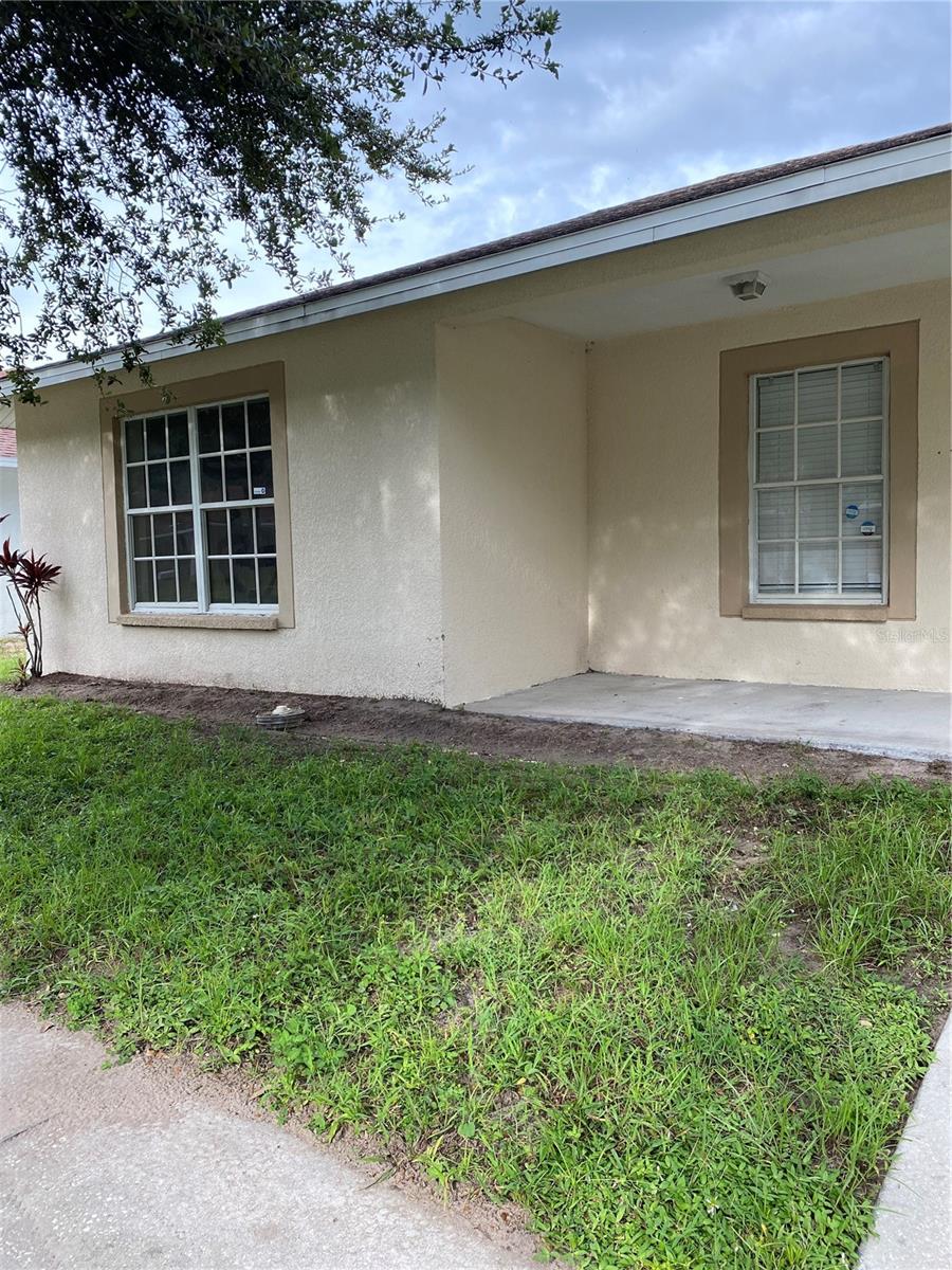 10328 SUMMERVIEW CIR photo 2