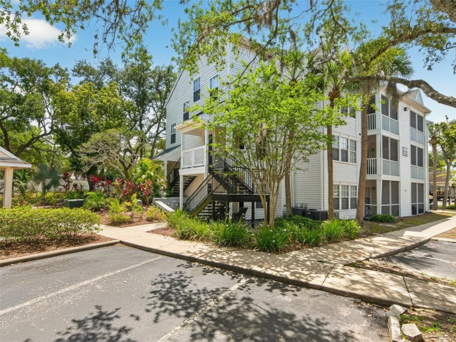 3305 HAVILAND CT #301 photo 2