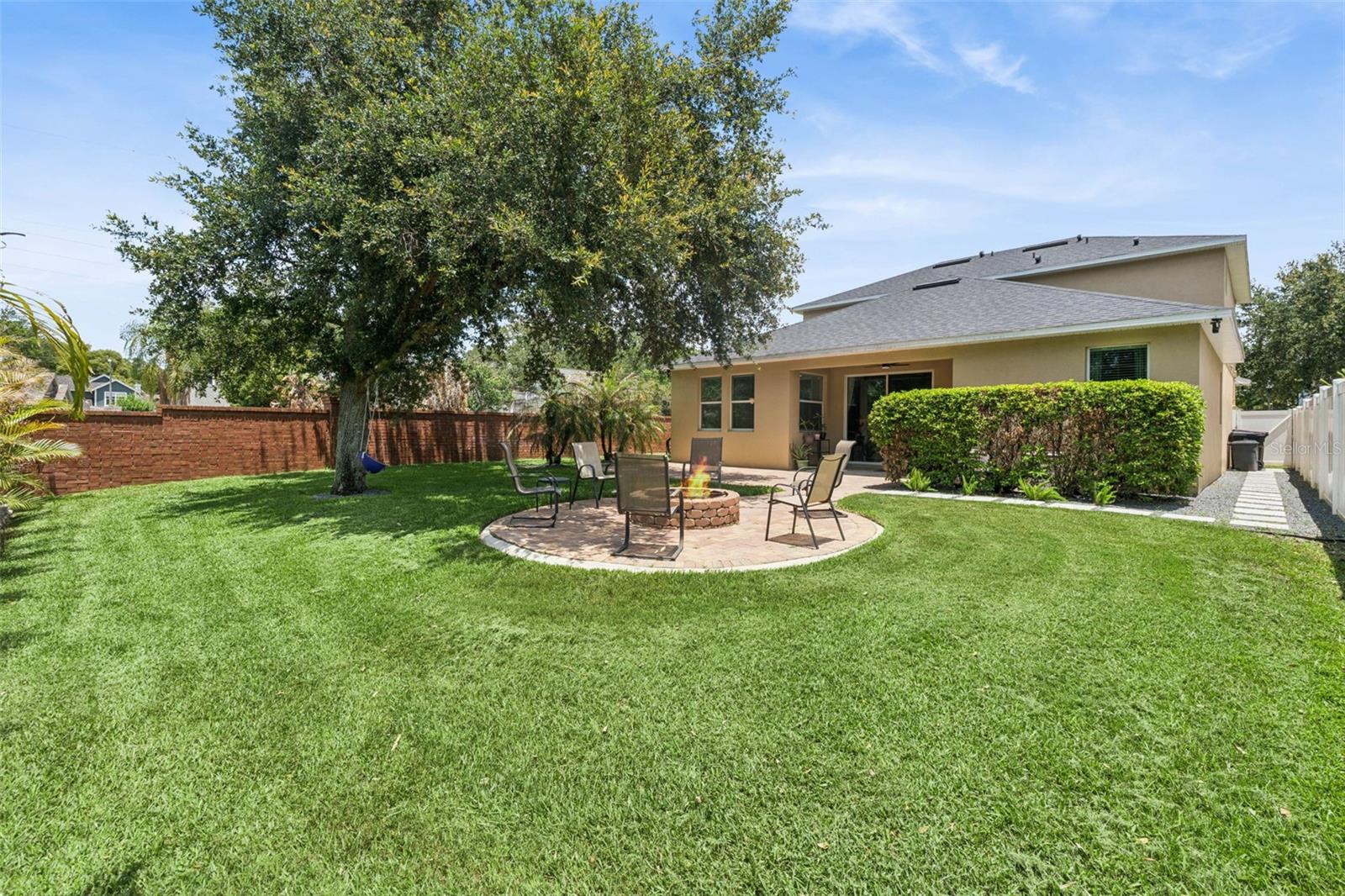 2708 PEPPER LN photo 3