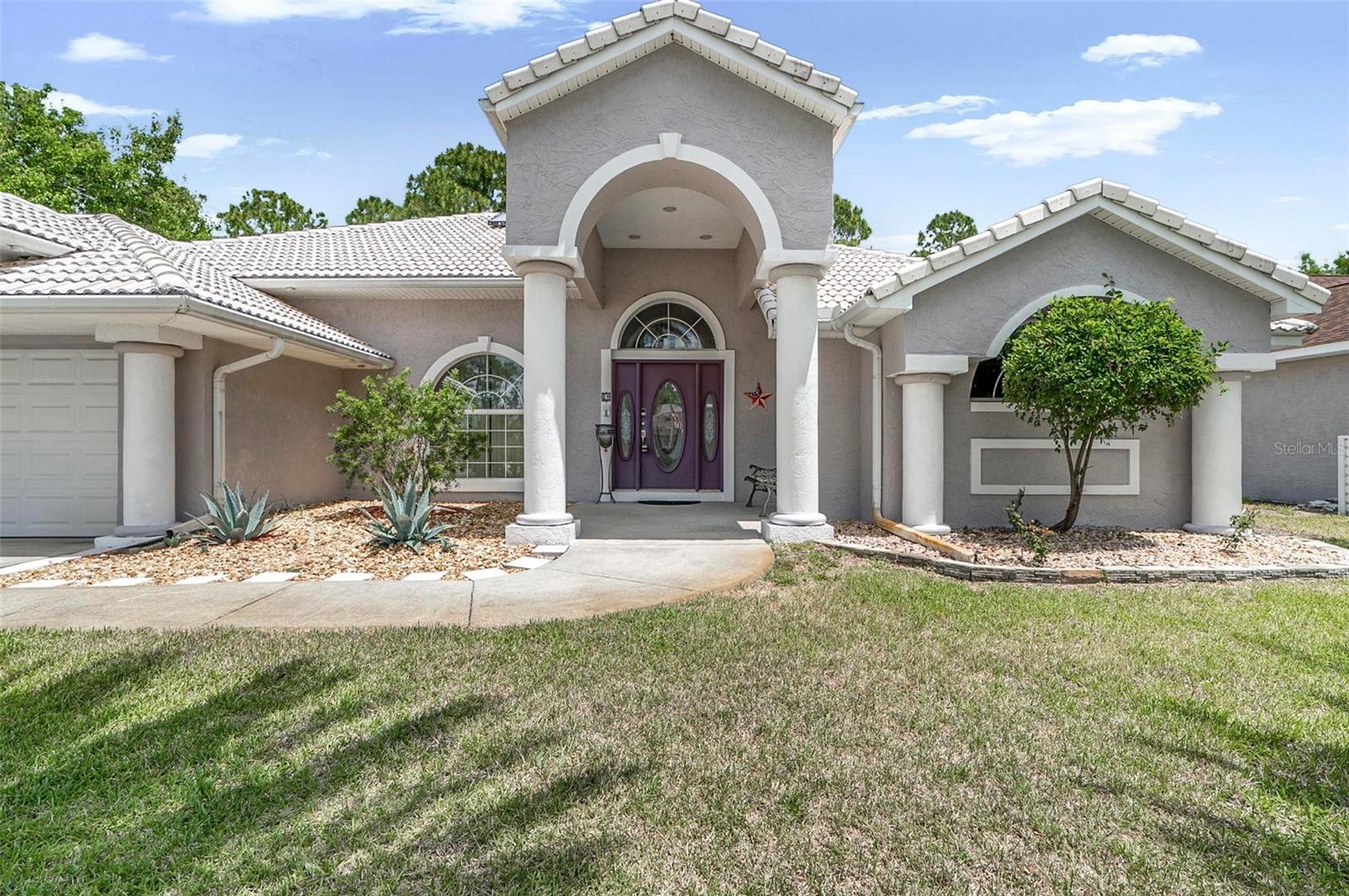 20 WOODFORD LN photo 3