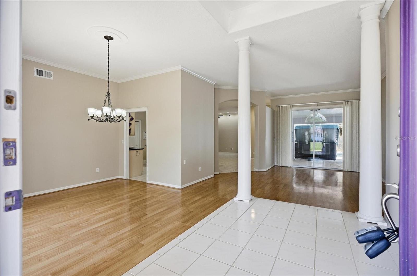 20 WOODFORD LN photo 4