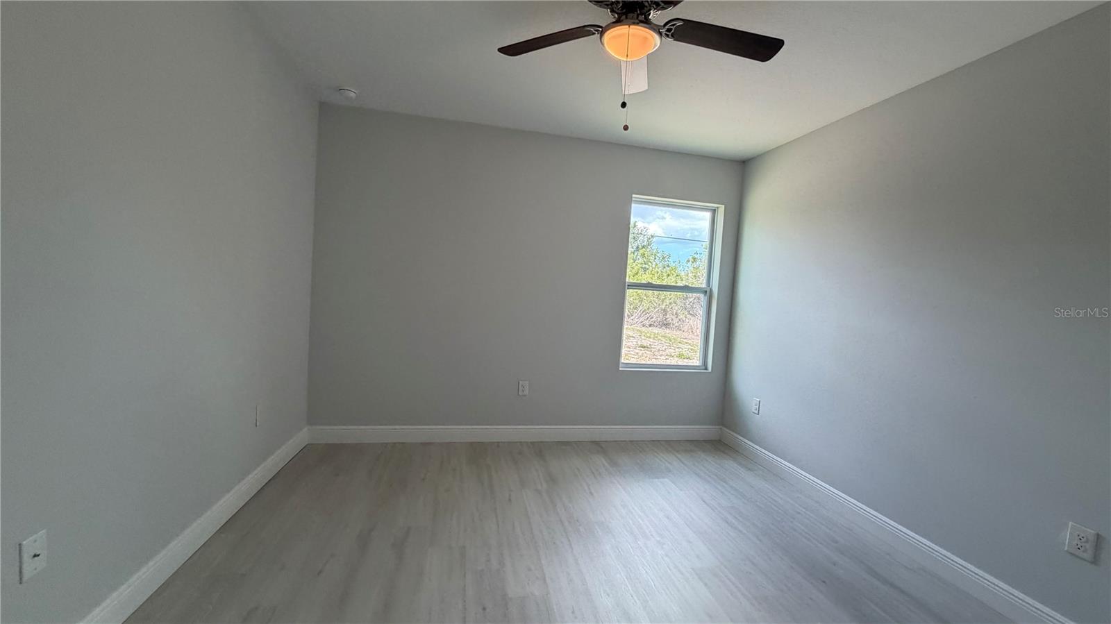 11223 PENDLETON AVE photo 2