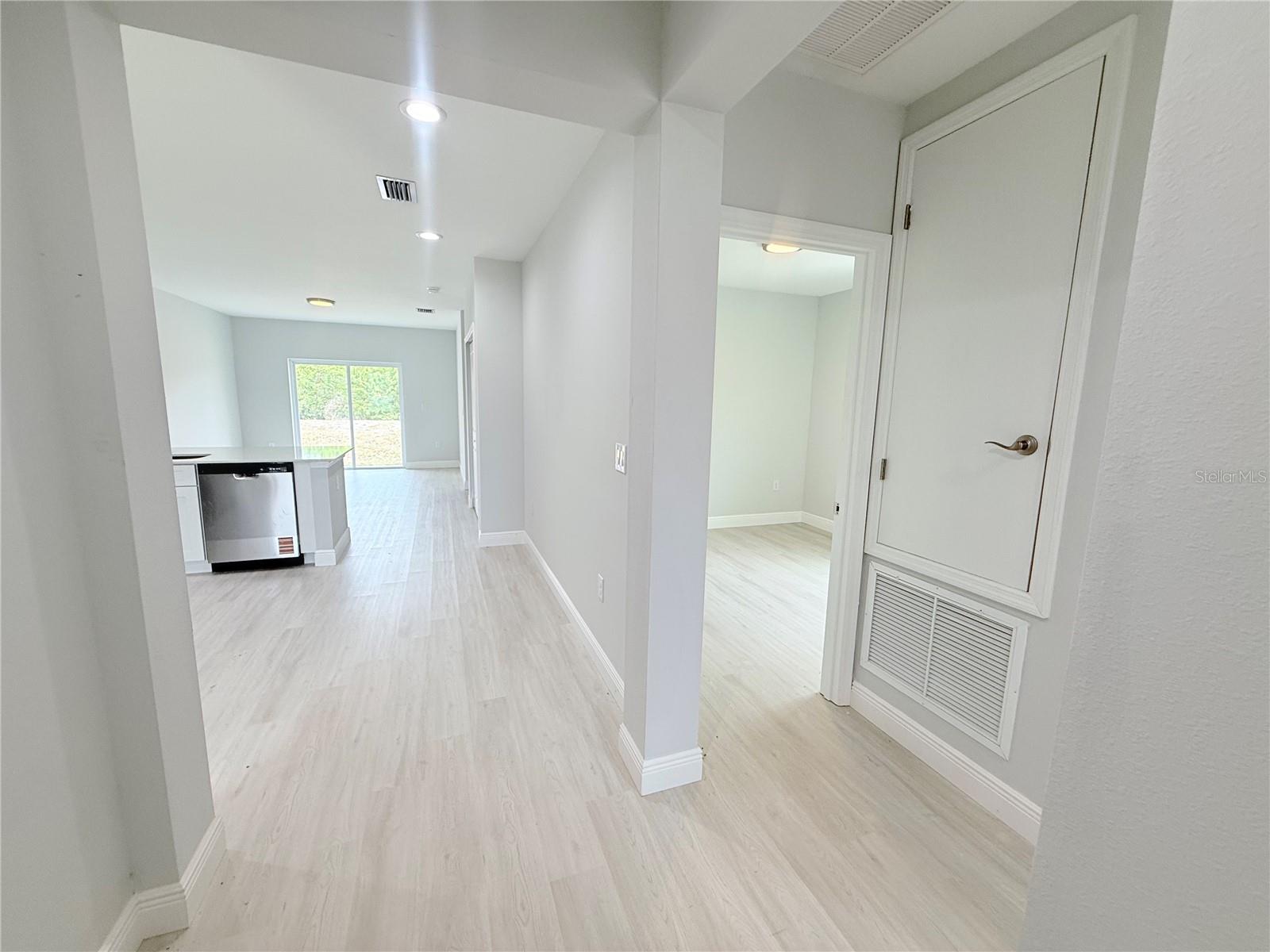11225 PENDLETON AVE photo 2