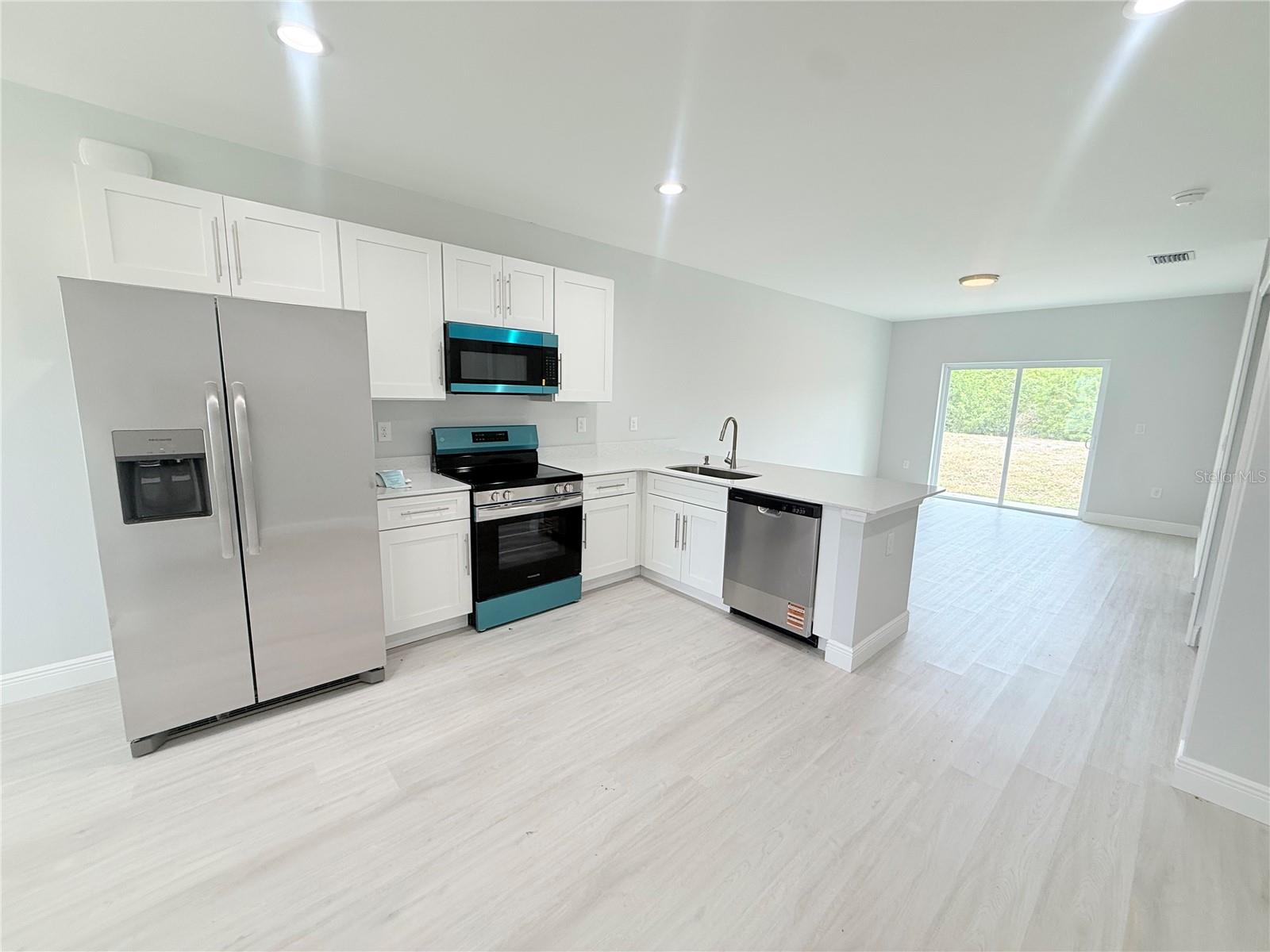 11225 PENDLETON AVE photo 3