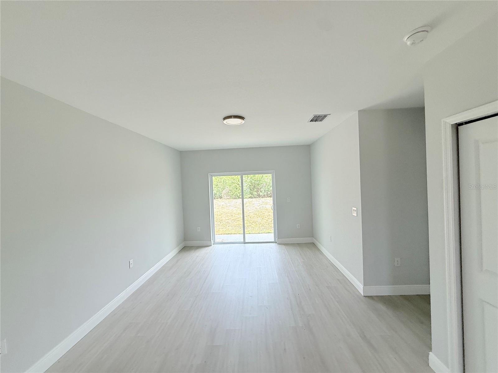 11225 PENDLETON AVE photo 5