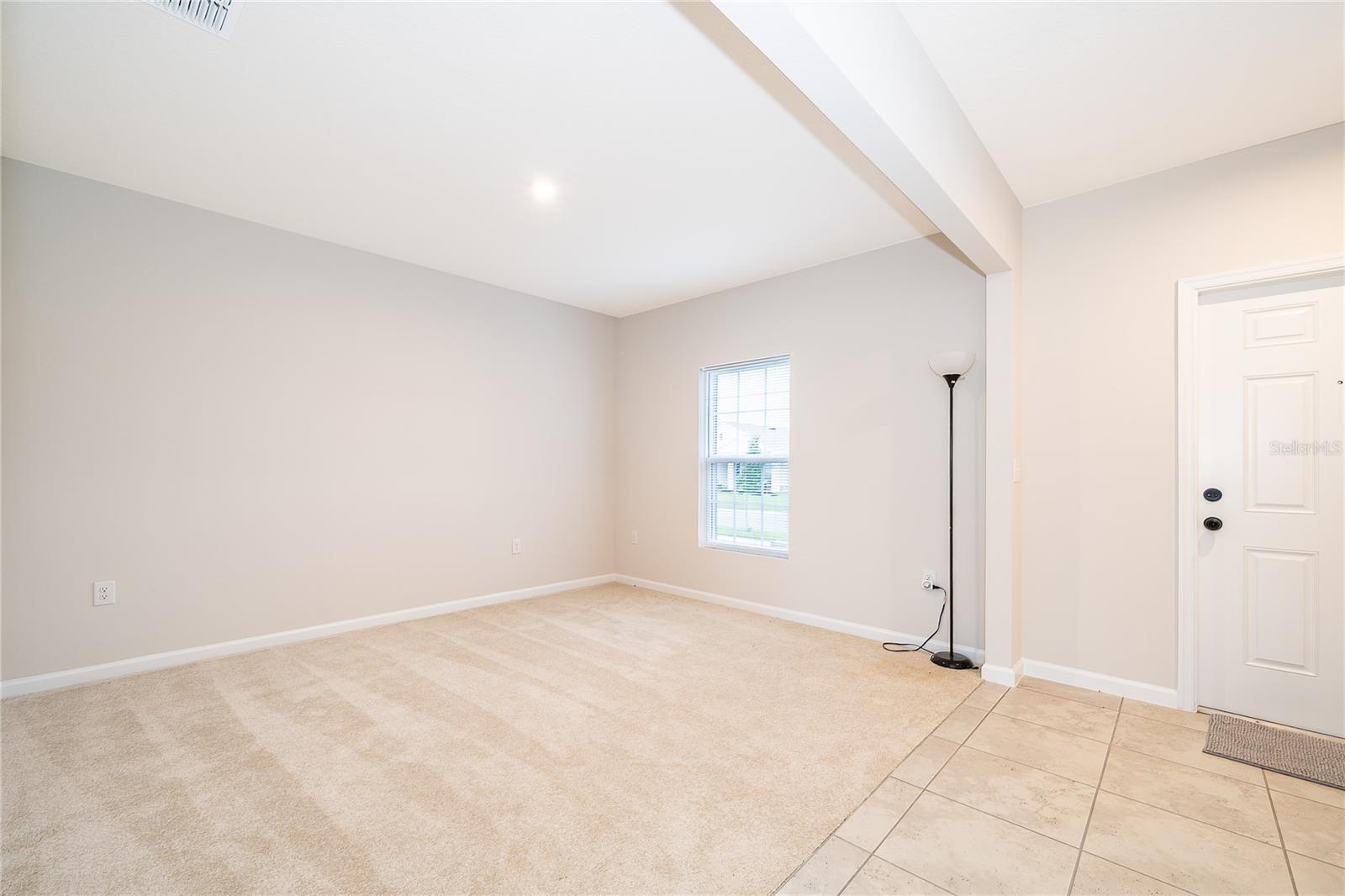 1221 LEXINGTON LN photo 4