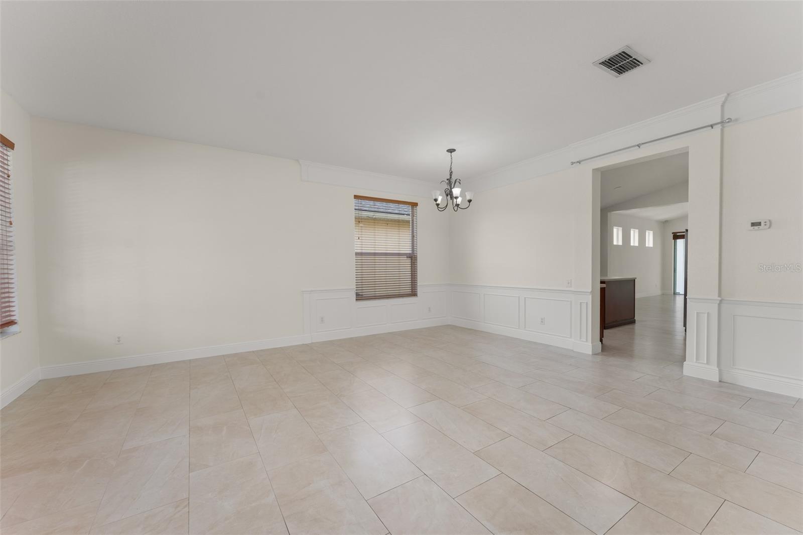 8838 ABBOTSBURY DR photo 3