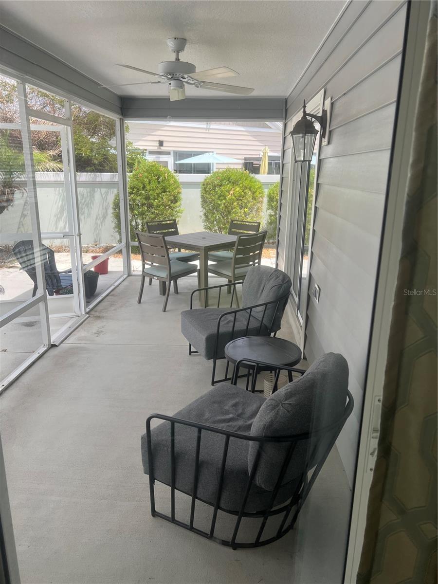 1101 SOUTHERN SUN DR photo 4