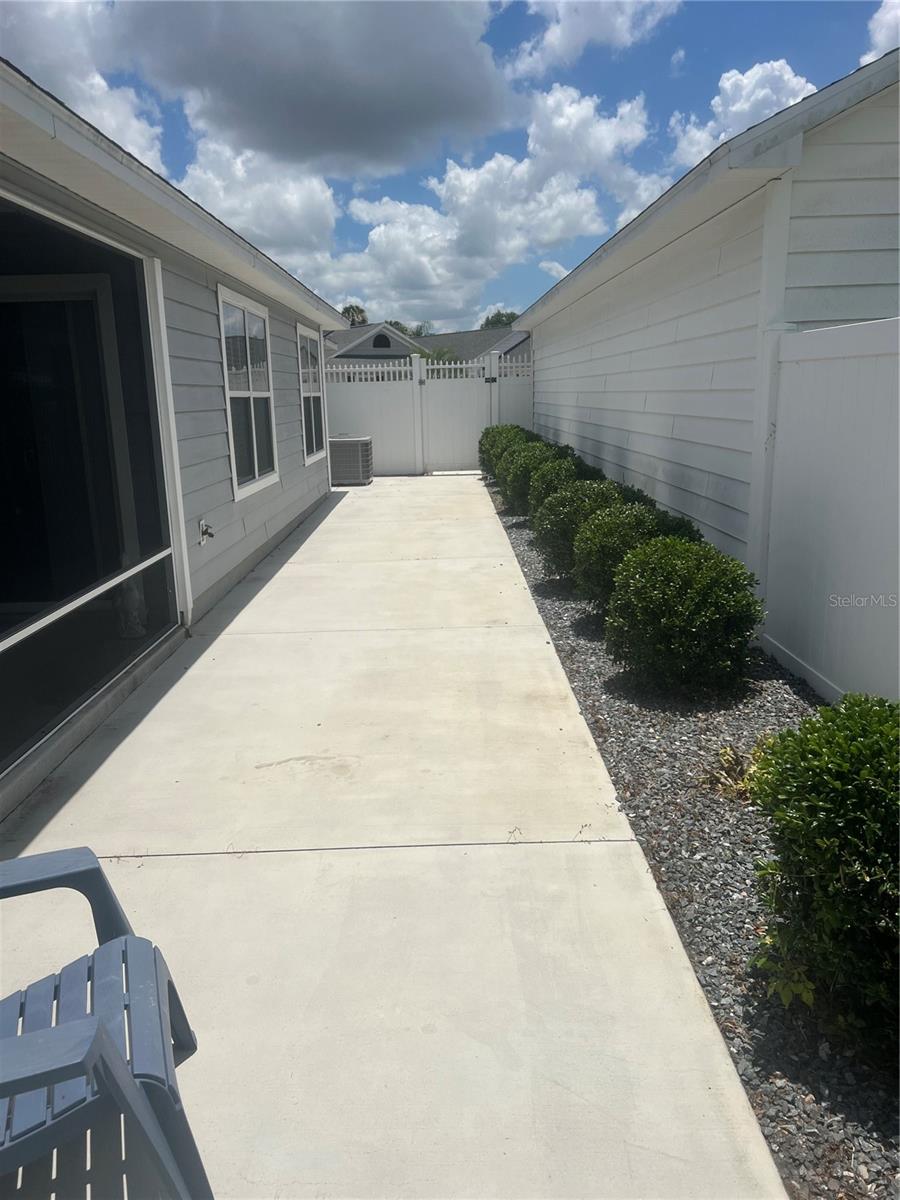 1101 SOUTHERN SUN DR photo 5