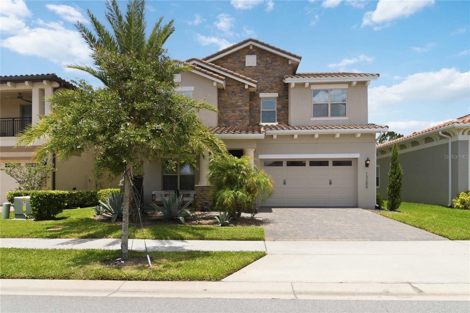 13205 BROMBOROUGH DR photo 2