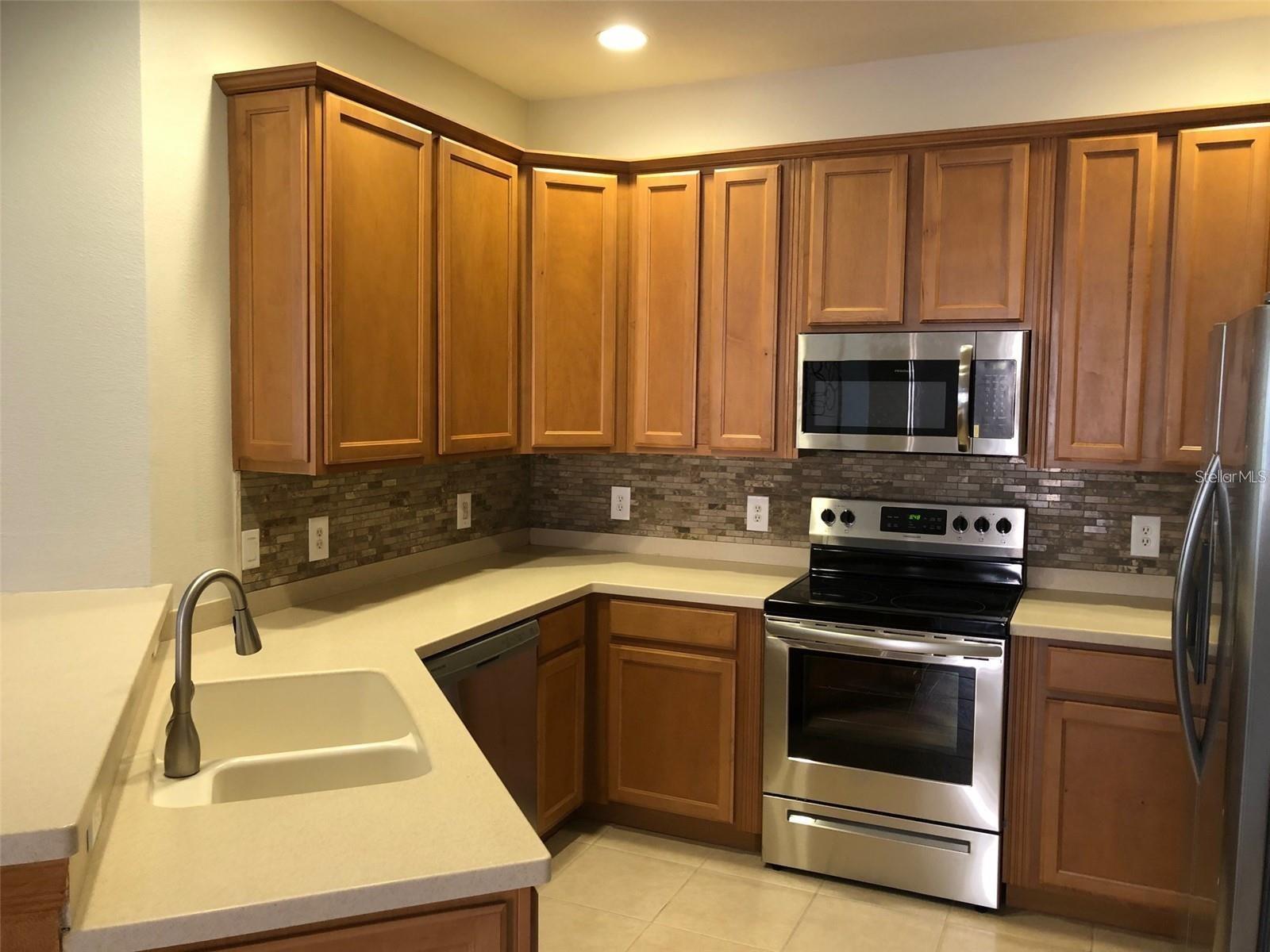 140 SHELL FALLS DR photo 5