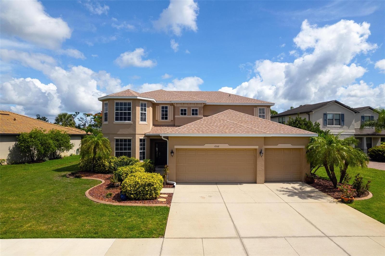 1762 BOTTLEBRUSH WAY photo 2