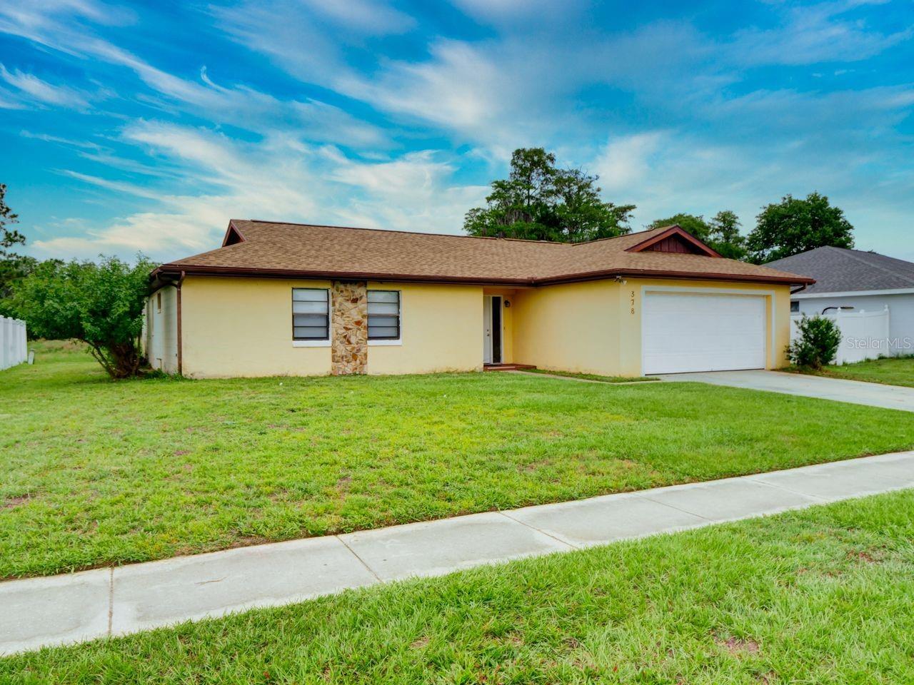 378 BUTTONWOOD DR photo 2
