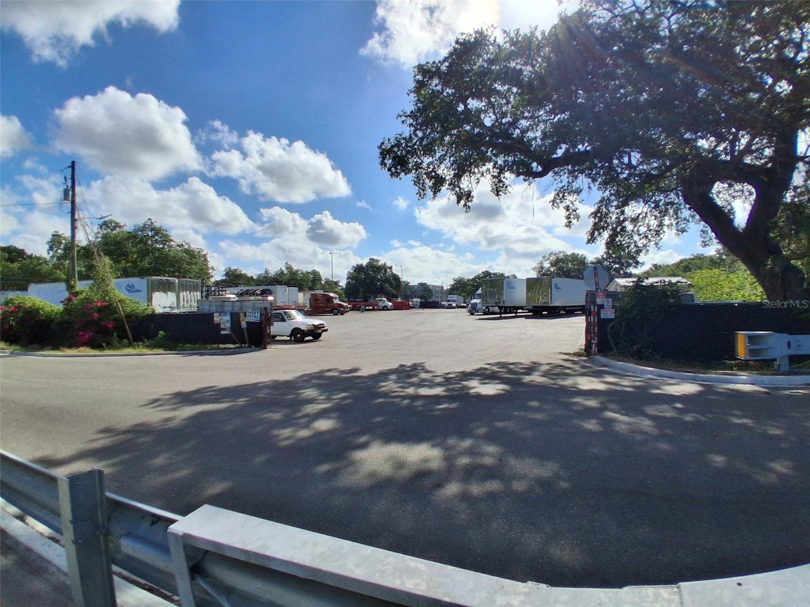 7001 CAUSEWAY BLVD photo 3