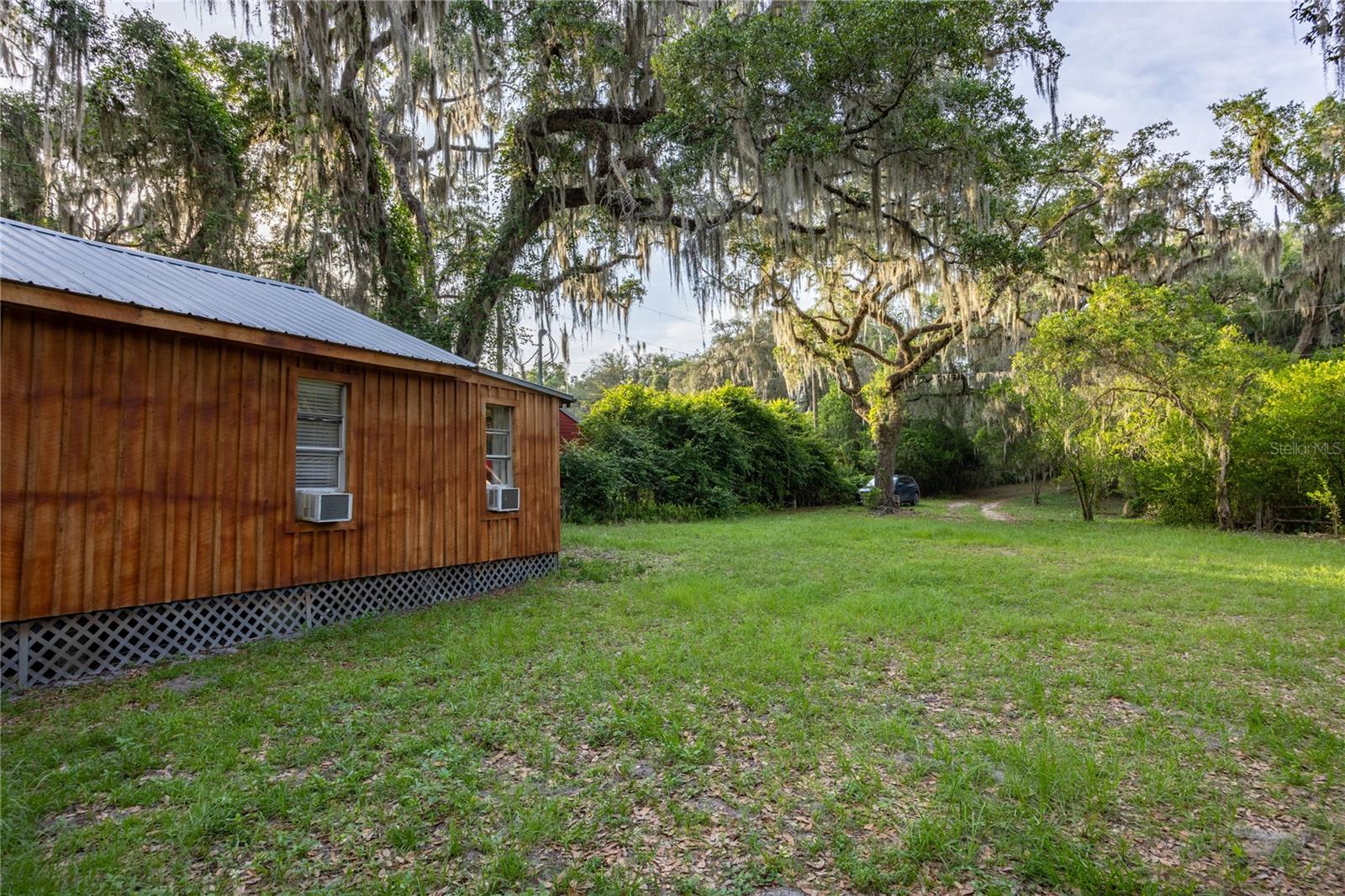 1847 STATE ROAD 20 photo 4