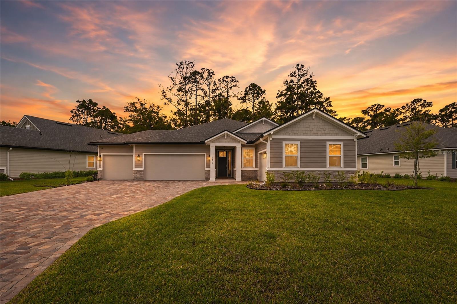 192 GOLDENROD DR photo 2