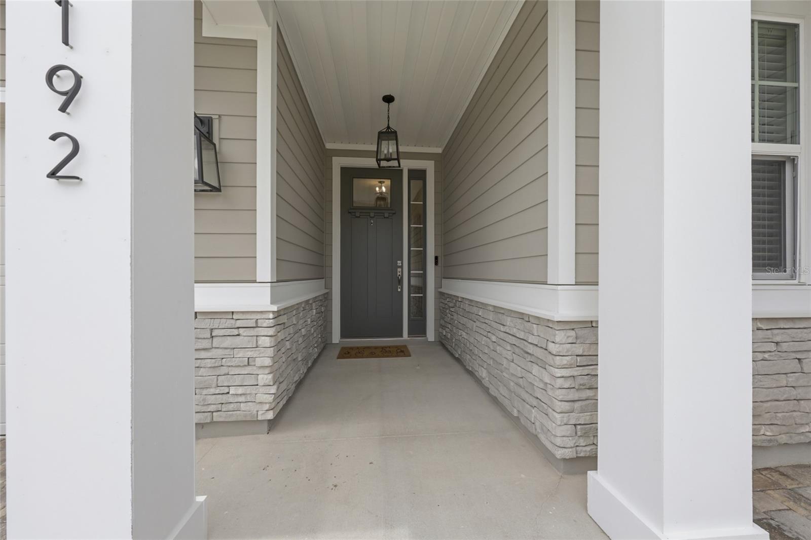 192 GOLDENROD DR photo 3