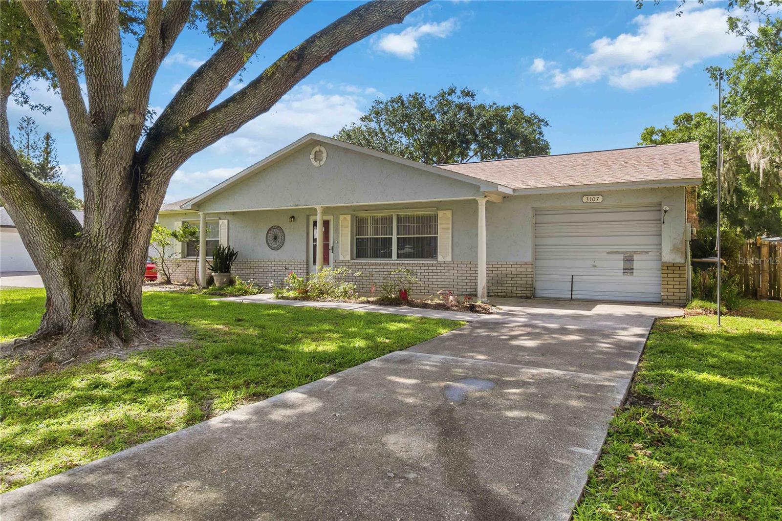 3107 5TH ST photo 2