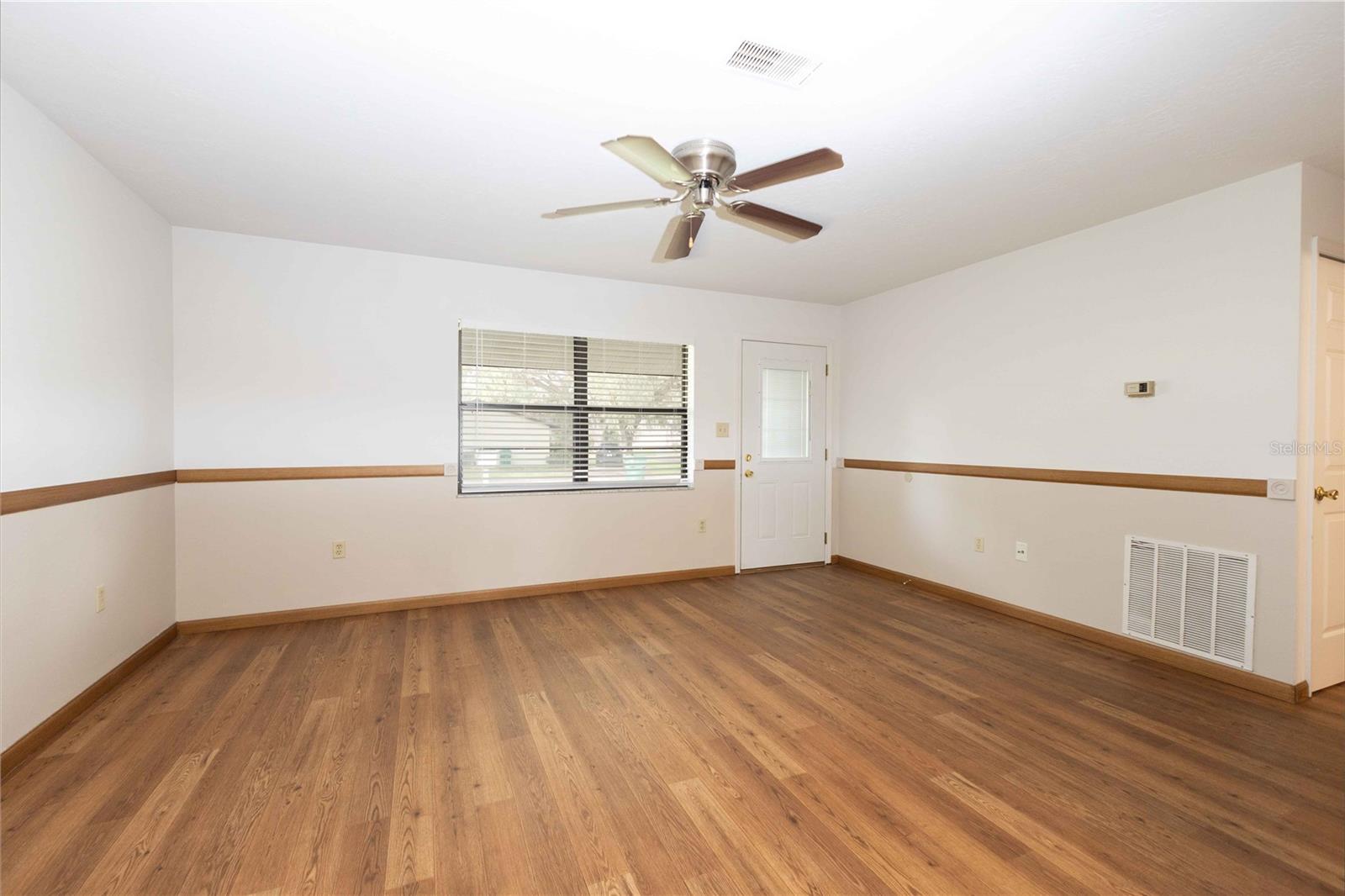 301 CURRY ST photo 3