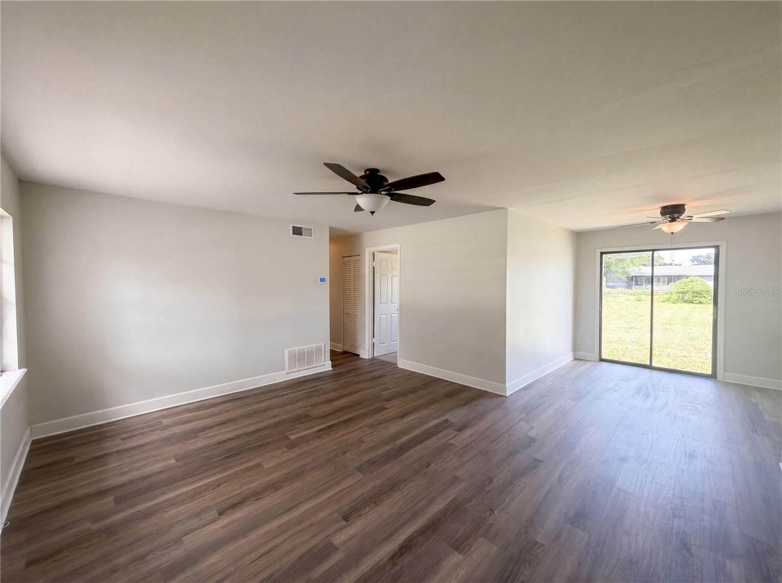 1114 N FORREST AVE photo 3
