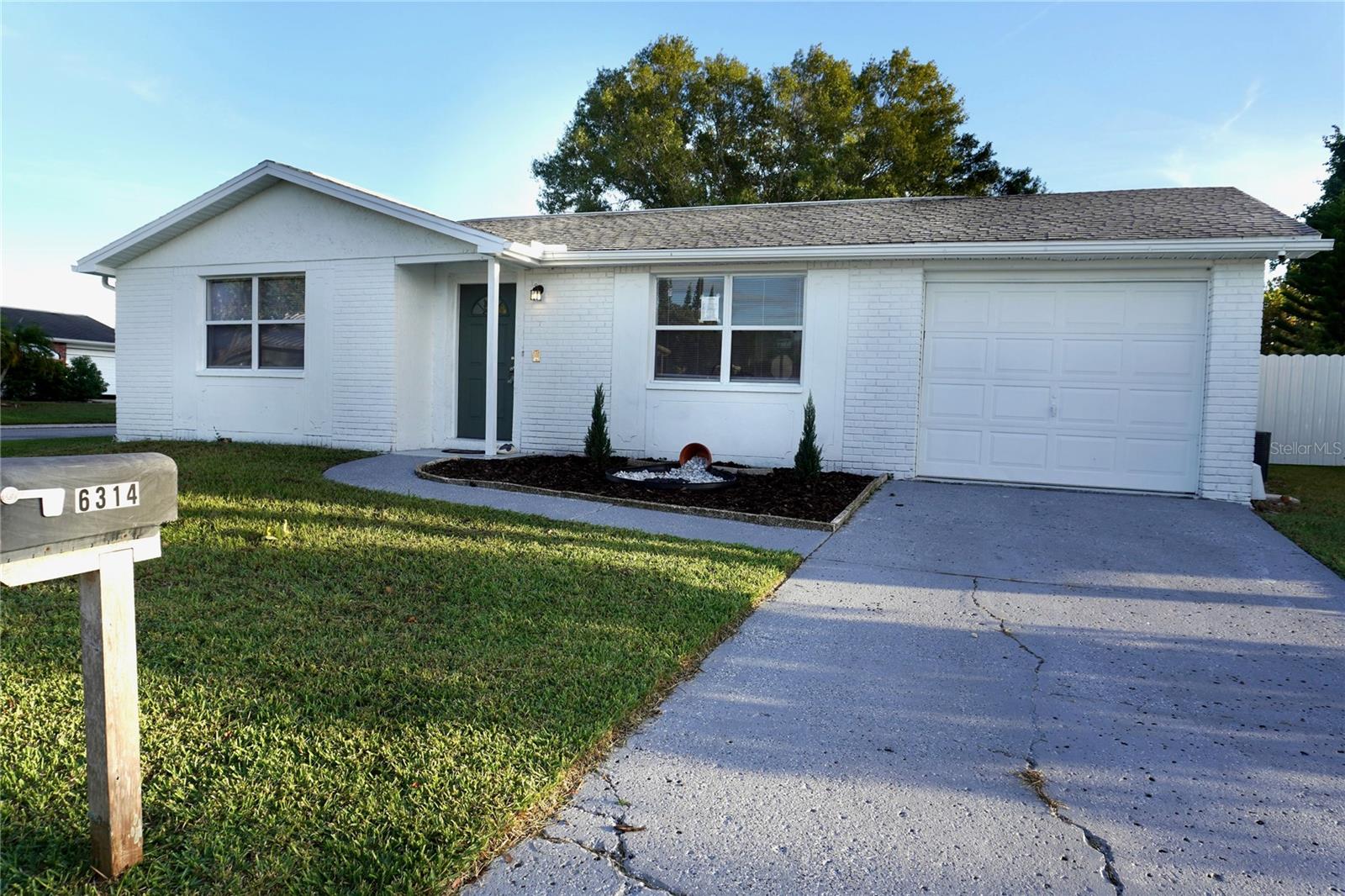 6314 KELLER DR photo 2