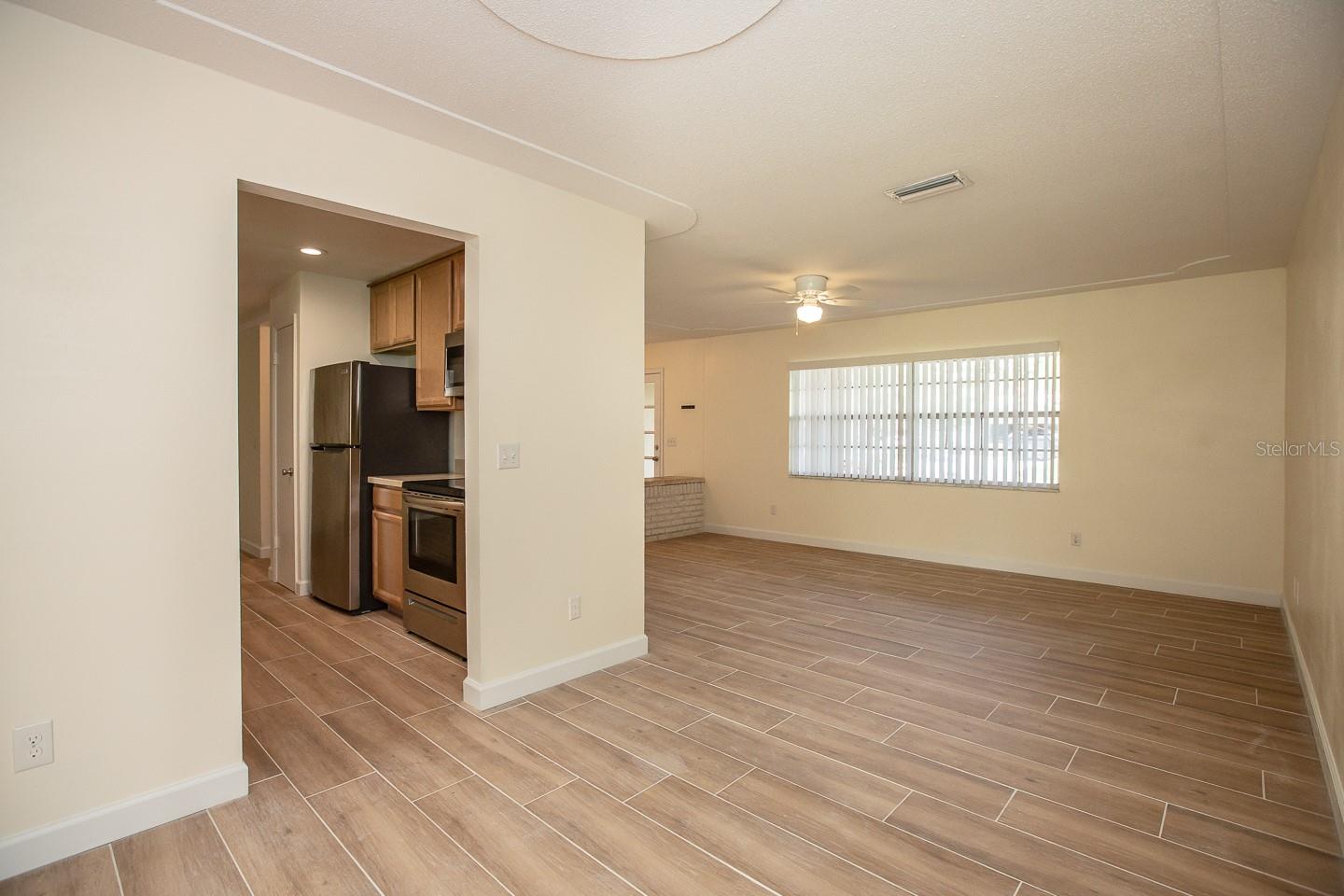 2242 KING JOHNS CT photo 3