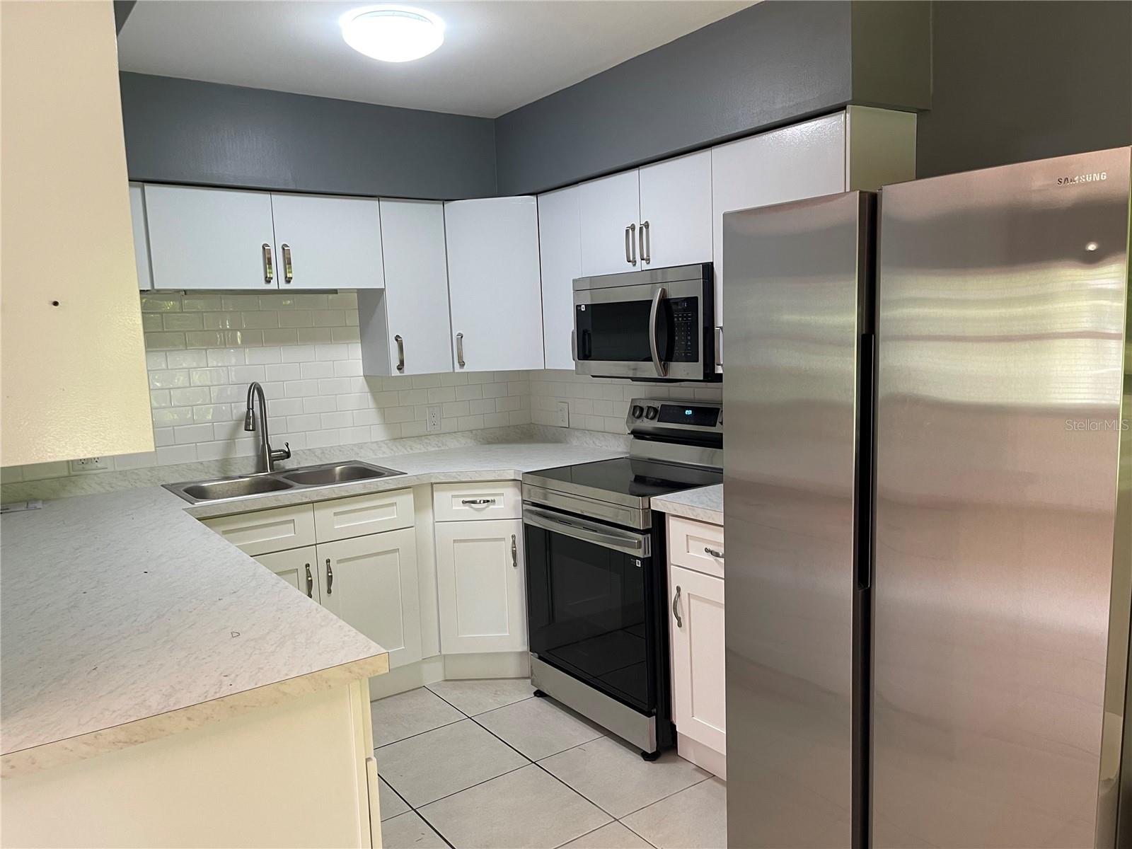 2100 AVENUE A photo 4