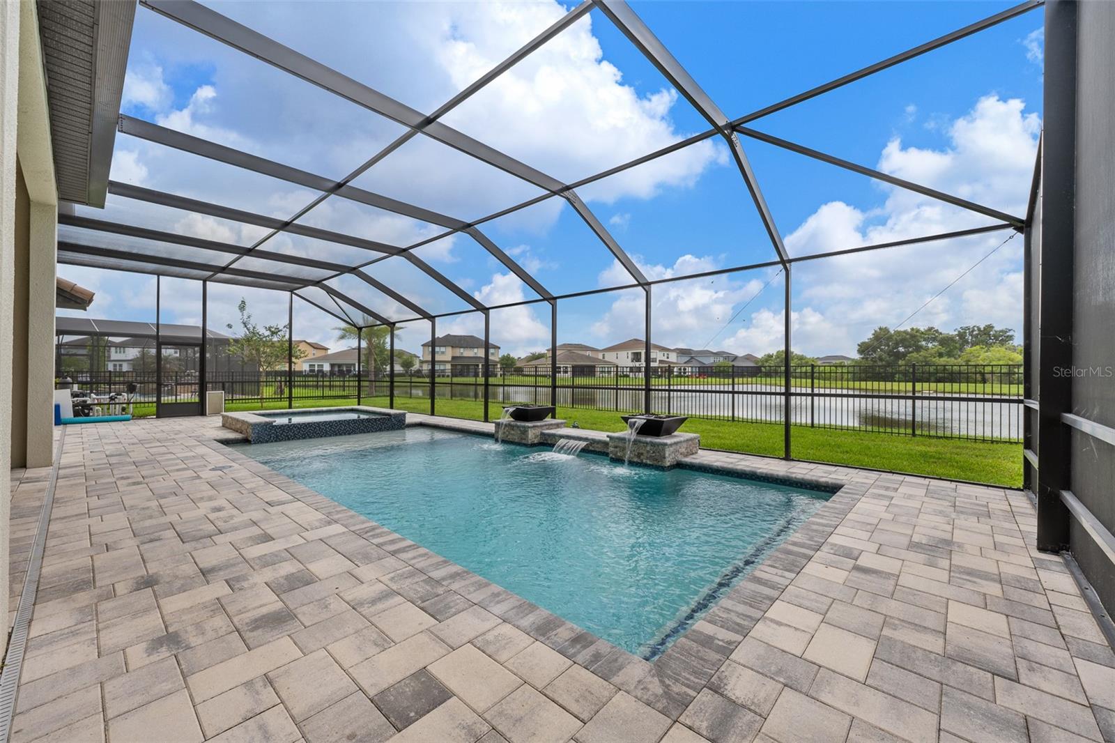33164 KATELAND DR photo 3