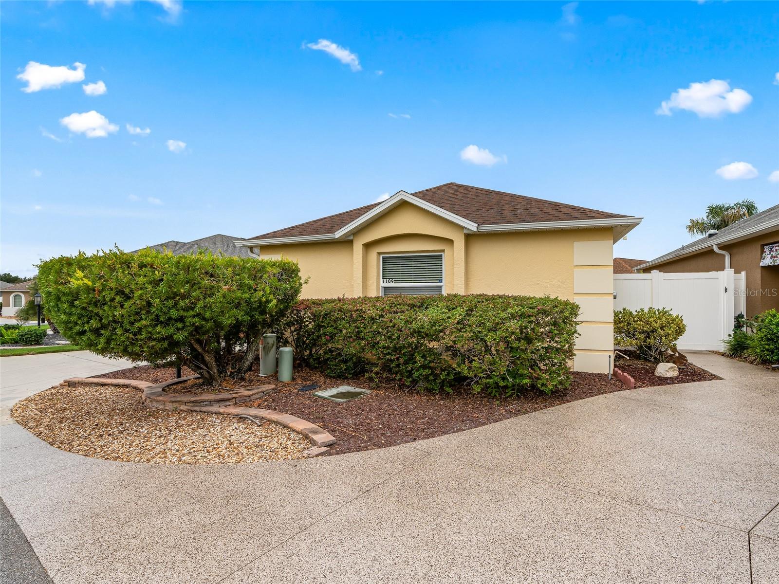 1109 TIPTON LN photo 3