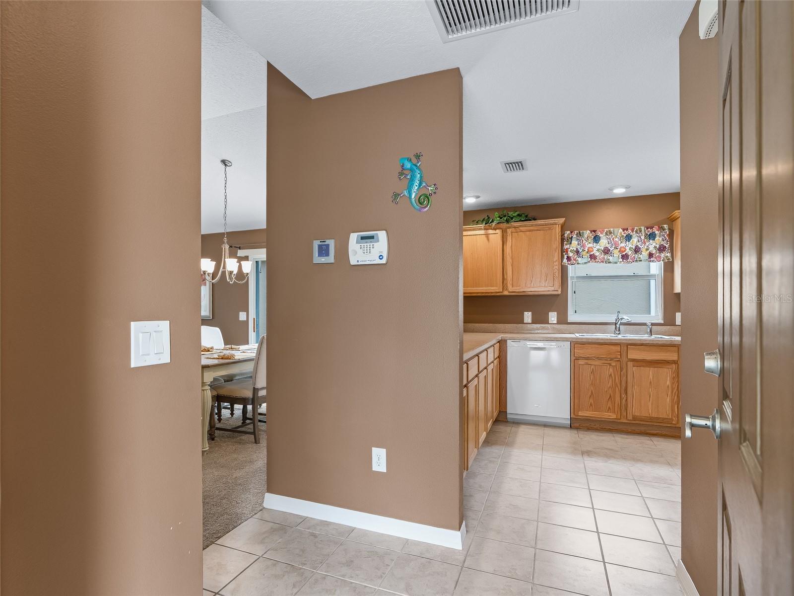 1109 TIPTON LN photo 5