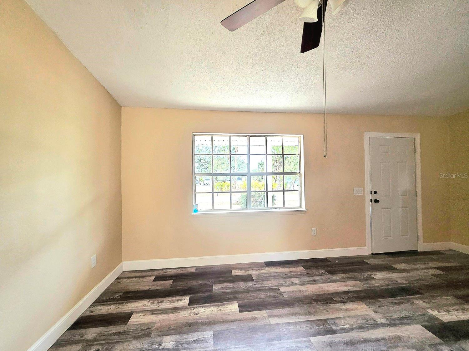 12091 CROSSGATE AVE photo 4