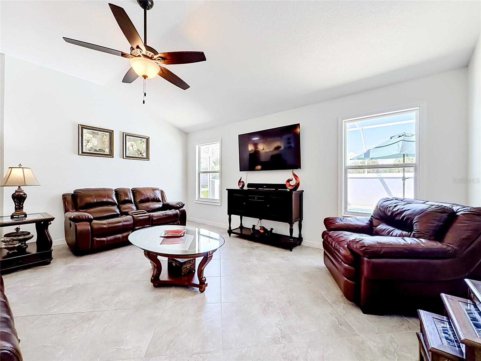 506 DEAUVILLE CT photo 3