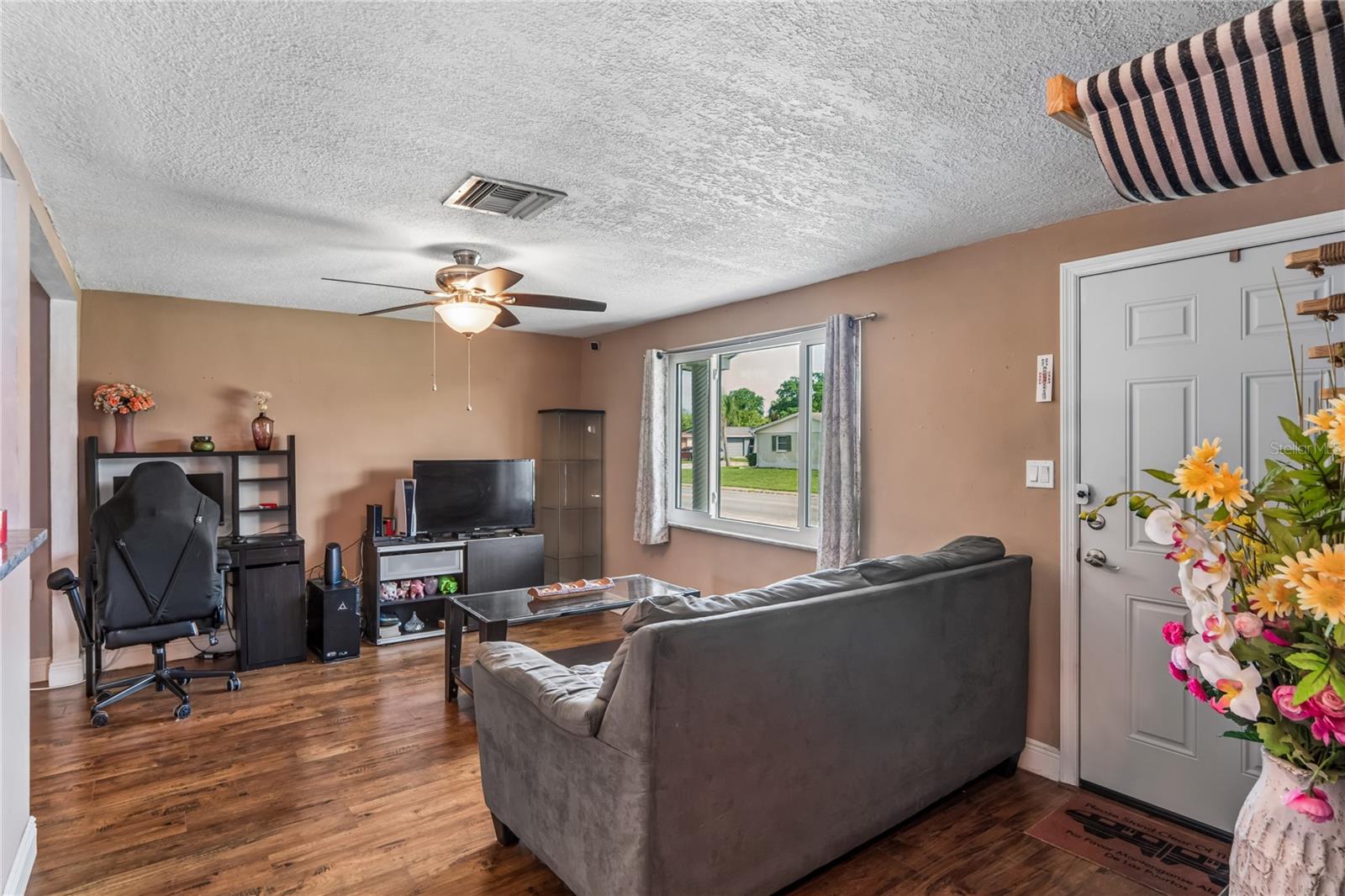 7024 FOX HOLLOW DR photo 2