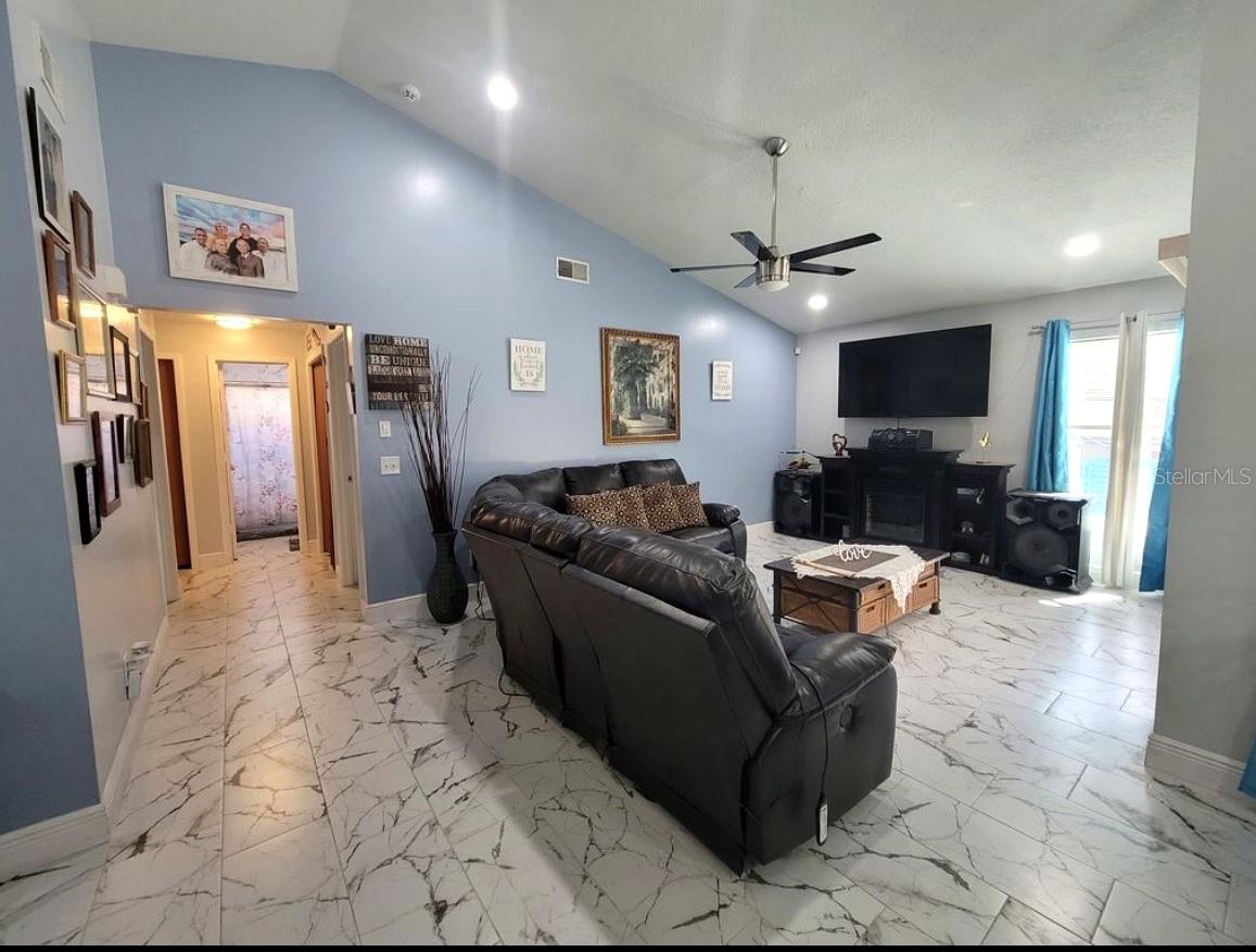 2609 MILL RUN BLVD photo 2